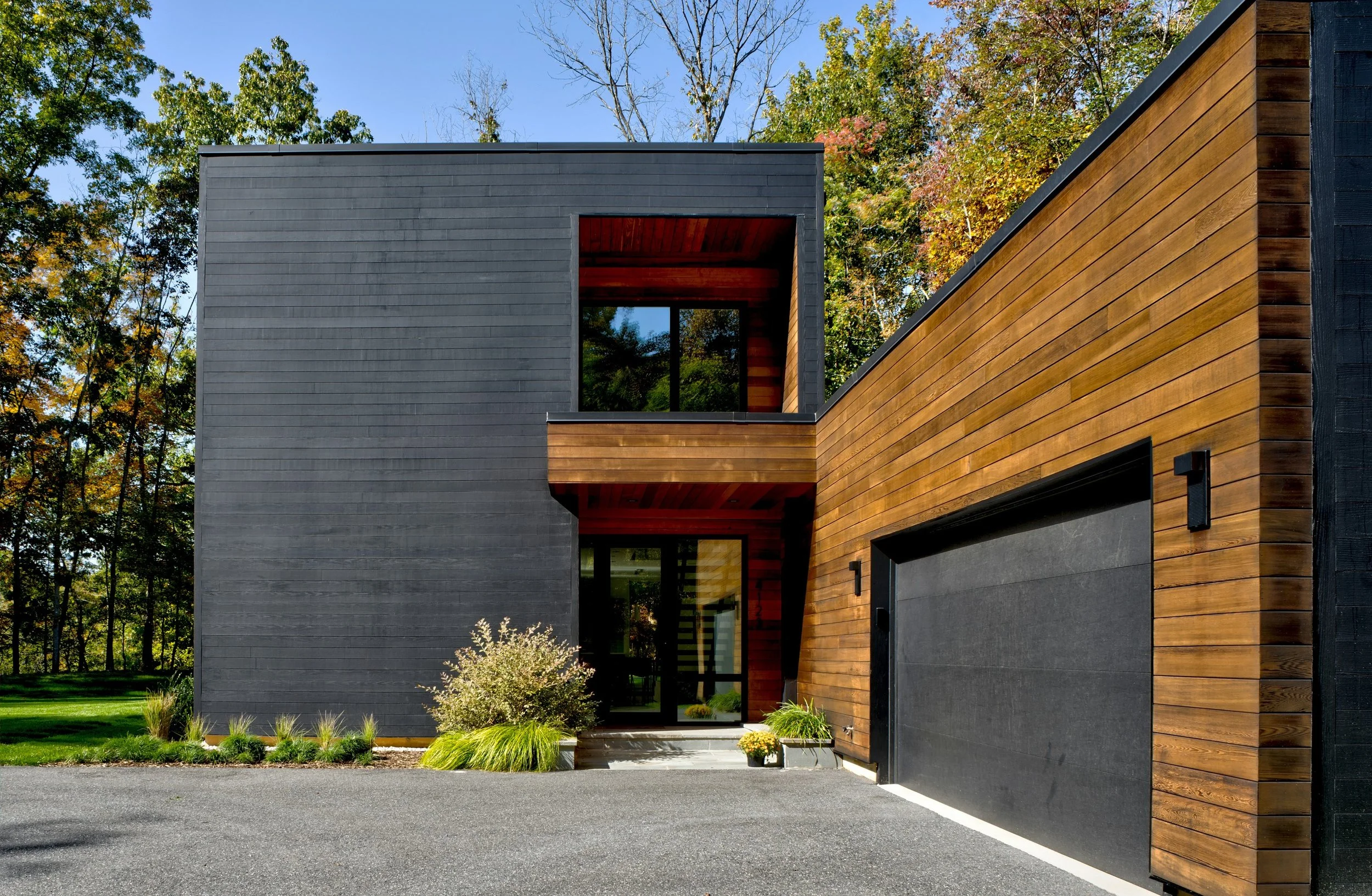 2_Ext Entry Garage.jpg