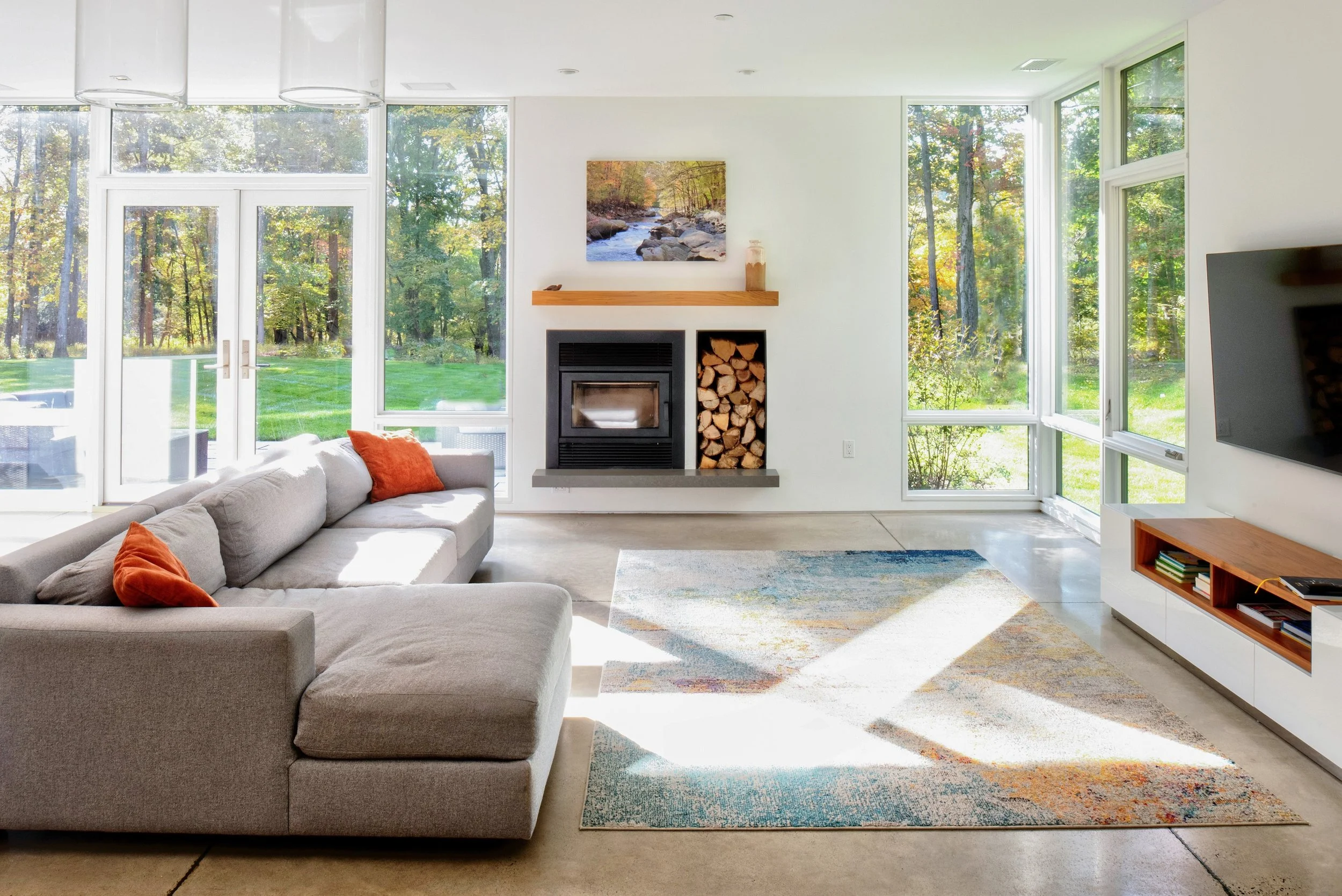 14_Liv Fireplace.jpg