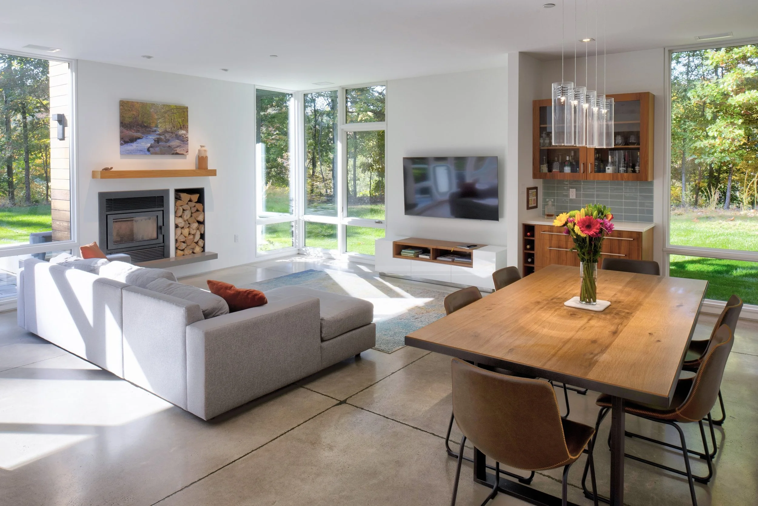10_Living Dining Rm.jpg