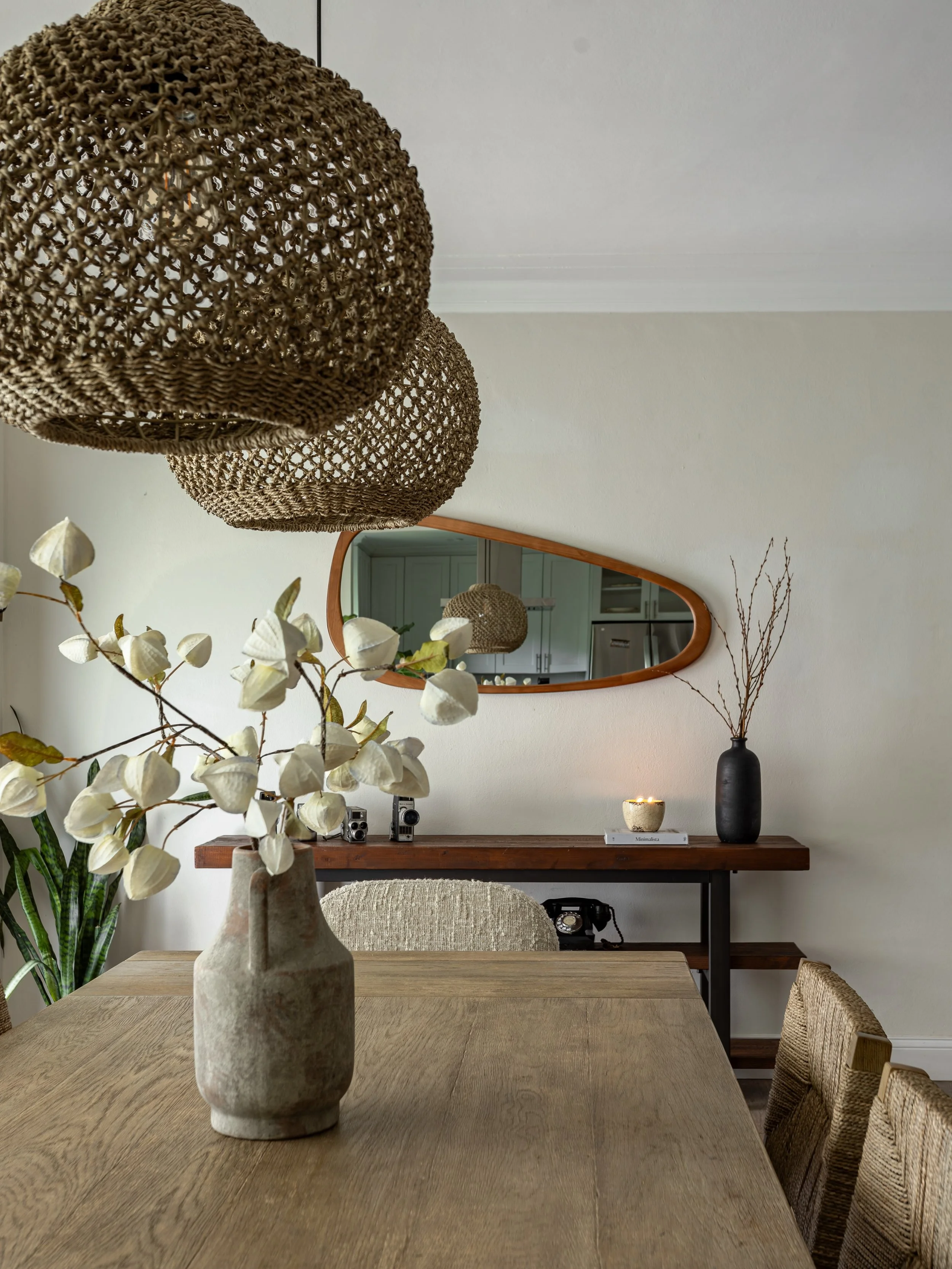En este espacio la luz natural, las texturas y los colores, permitieron captura perfectamente la calidez del dise&ntilde;o tan acogedor de @byjessigoldstein 

#interiordesign #interiorphotography #photography #construction #miami