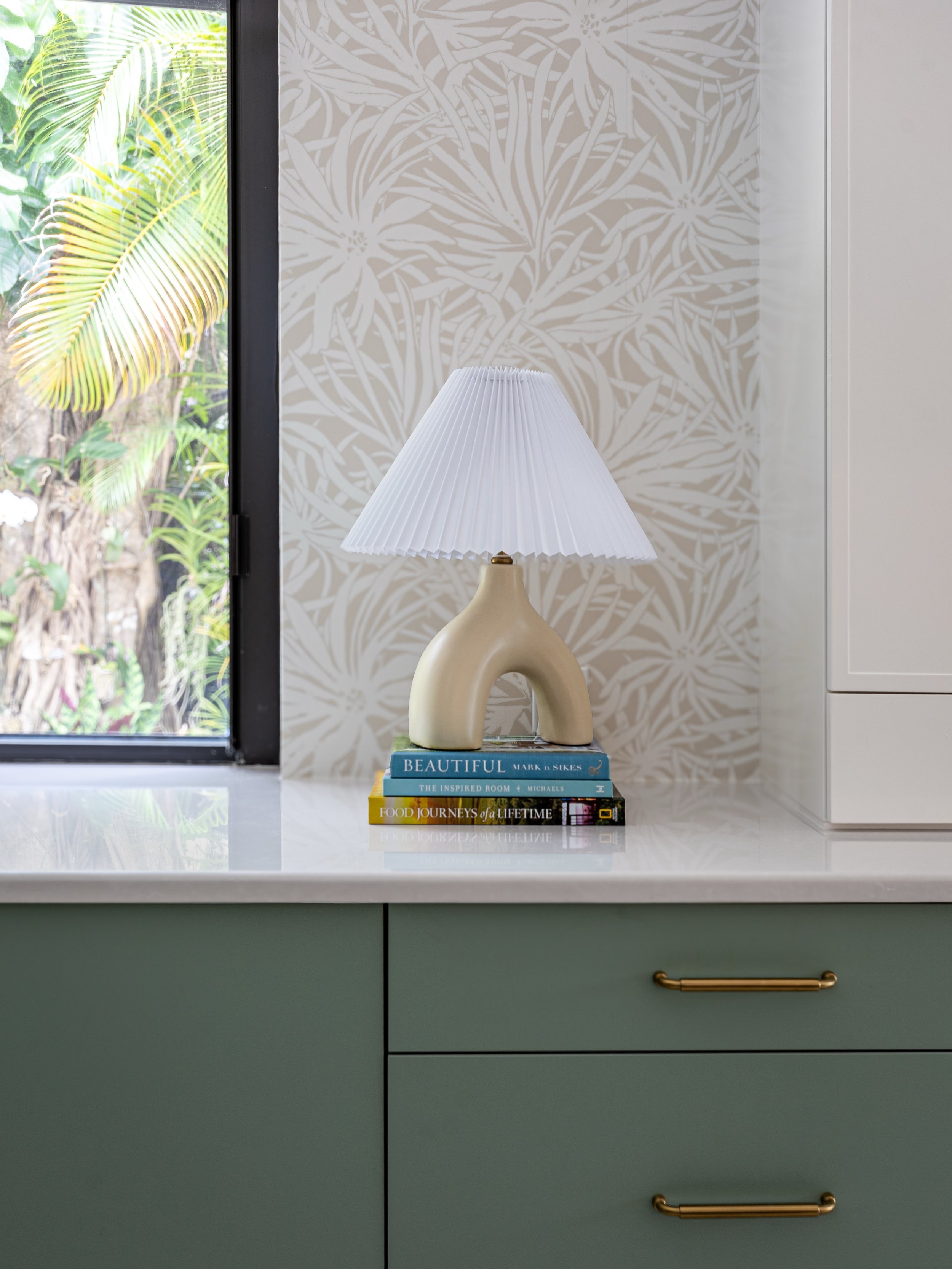 When design is crafted with intention down to the absolute last detail, nothing needs to be forced, photography simply honors the spaces as it was meant to be seen. 

Design by @interioratmosphere 

#interiorphotography #interiorfesign #kitchendesign