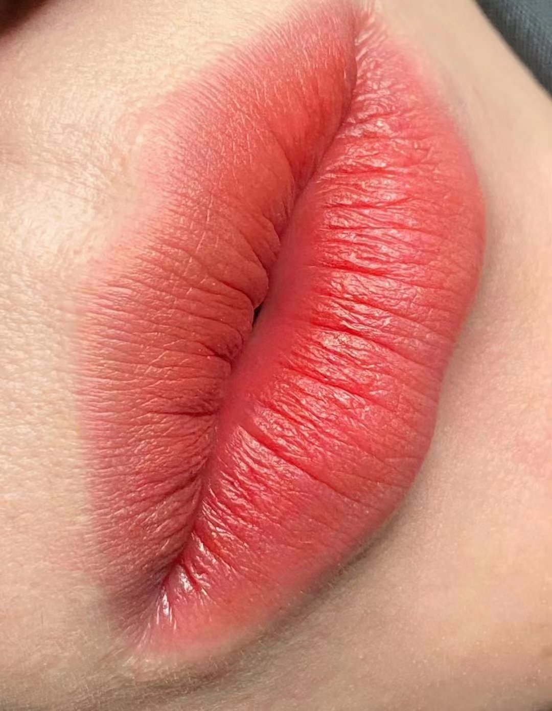 Gradient lip blush creating sexy healthy looking with a soft natural color