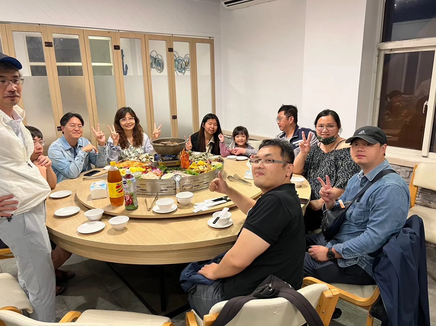 台中建築師事務所團隊日常聚餐與團隊合作氛圍