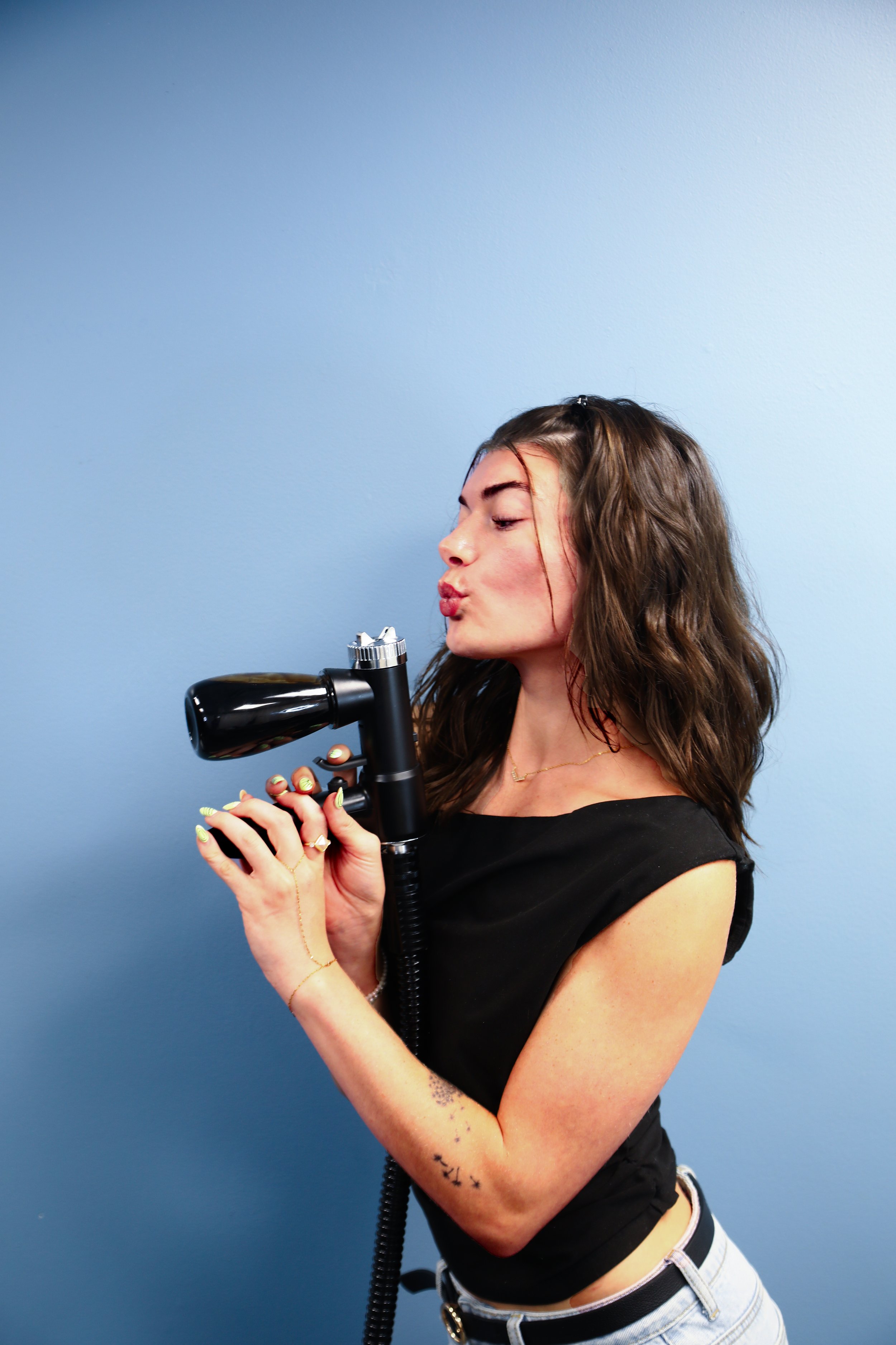 what is a spray tan, how to prepare for a spray tan, when do i rinse after a spray tan, what to do after a spray tan