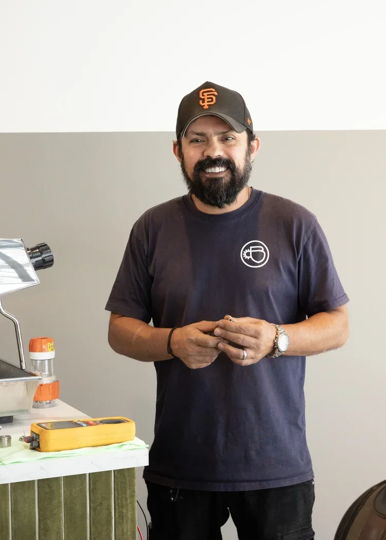 peterson de sousa / on-road coffee machine technician, wa