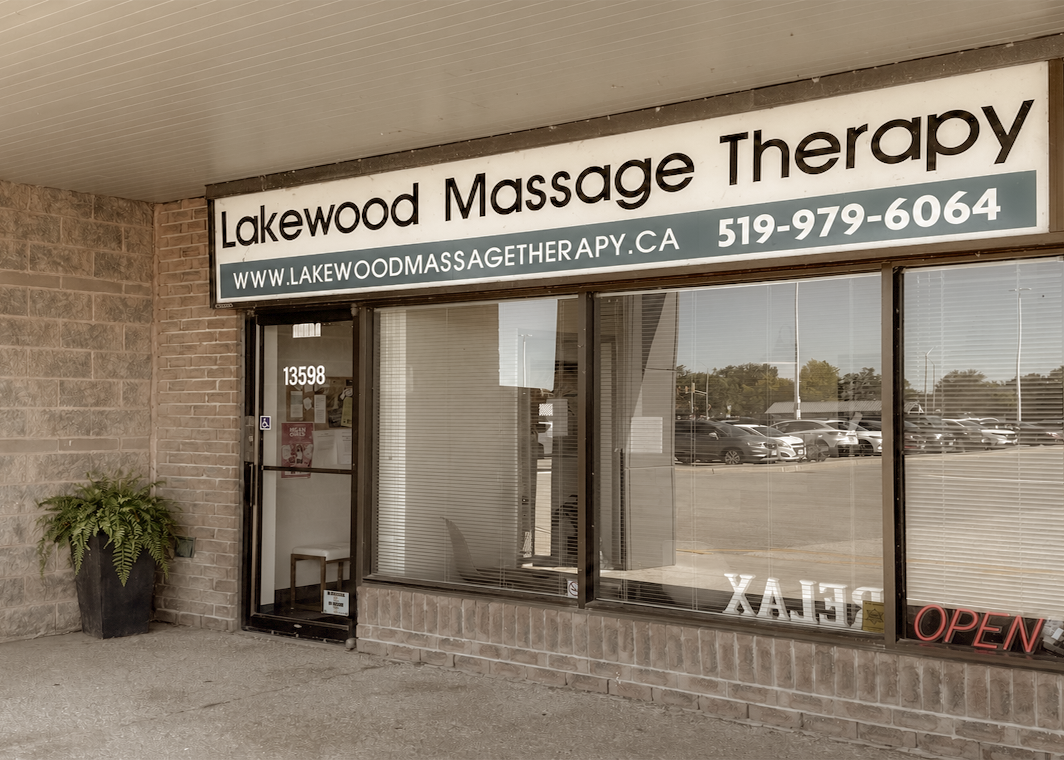 Entrance to Lakewood Massage Therapy Clinic in Tecumseh.