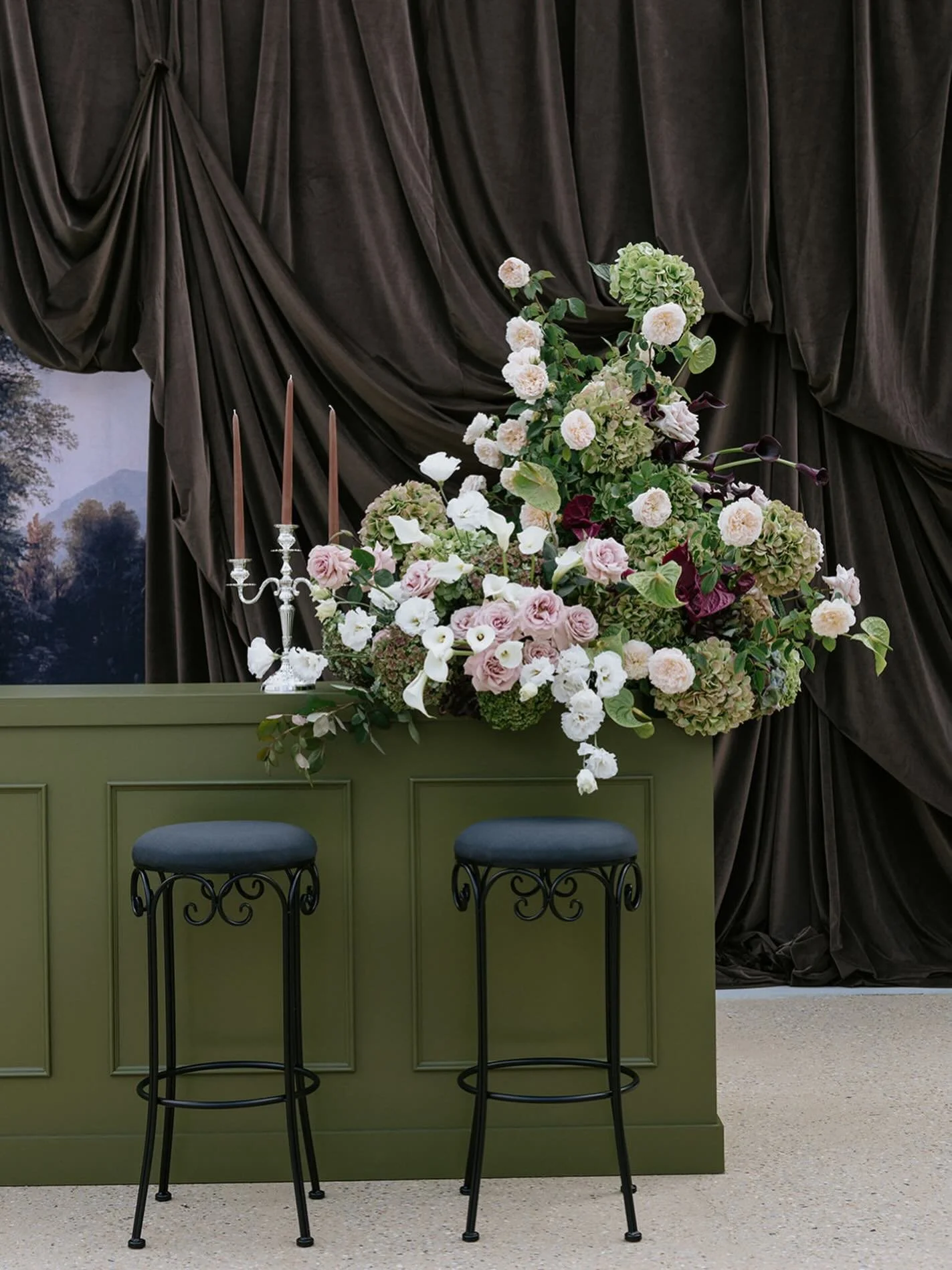 Vintage Service Bar - Olive 🫒 

Photography @madelineanne_creator 
Planning, styling and florals @prettyinwhiteevents_ 
Venue @thejacksonranch_ 
Draping @drapeologist 
Custom textiles @maison.paper