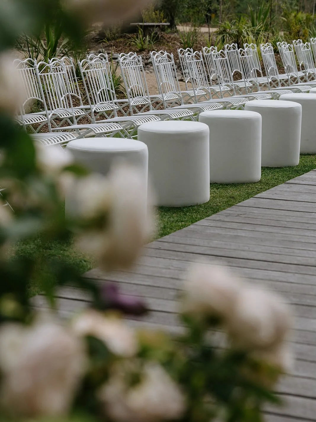 Our Classic Ottoman and Elodie garden chair sitting pretty 

@madelineanne_creator 
@prettyinwhiteevents_ 
@thejacksonranch_