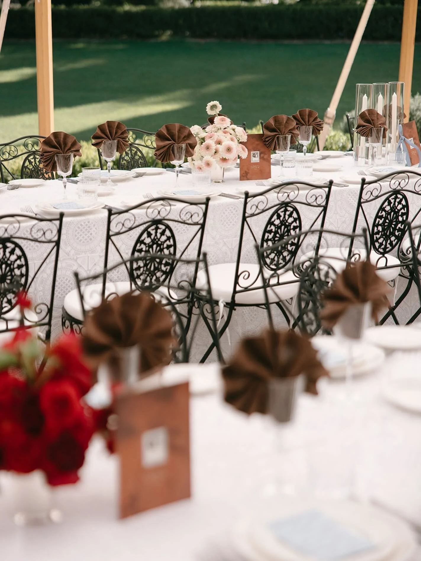 The Seraphine dining chair, beautifully styled by @yourdaybychloe 

Planner + stylist @yourdaybychloe 
Content @socialromances 
Florist @by.mag.nolia 
Photo @laurenannephotography 
Video @joyridefilms 
Venue @redleafwollombi 
Stationery @samanthacoll