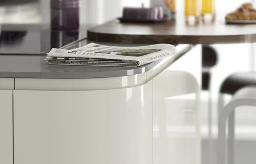 Rimini+Gloss+-+Cream+-+Close+Up.webp