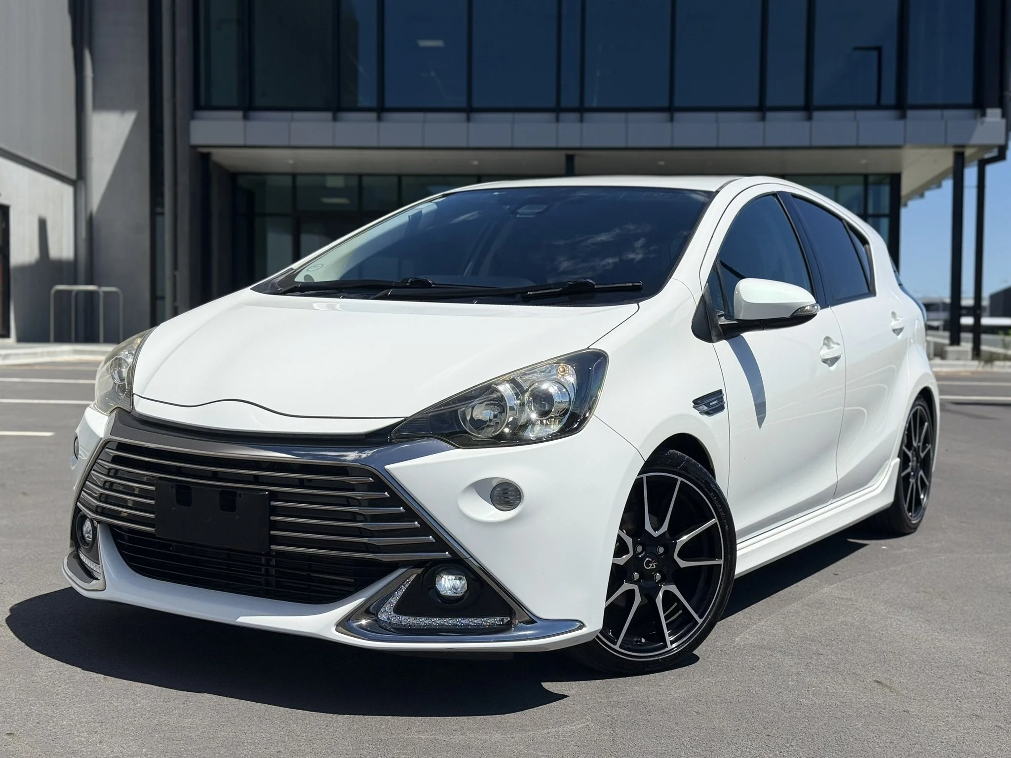 2016 Toyota Aqua Hybrid G G's