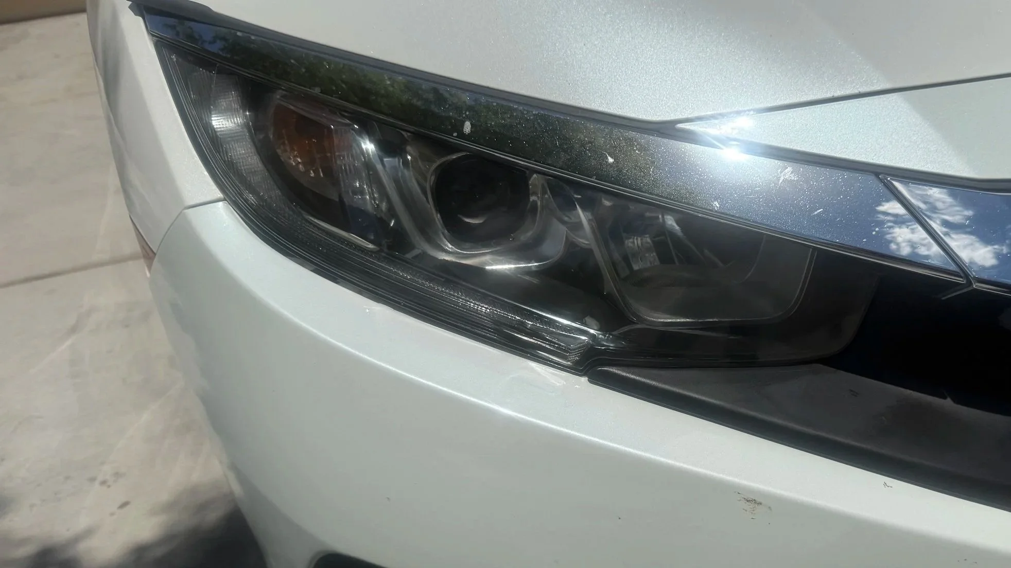 Headlight renewal Las Vegas. Long Lasting headlight renewal in Las Vegas. Mobile.