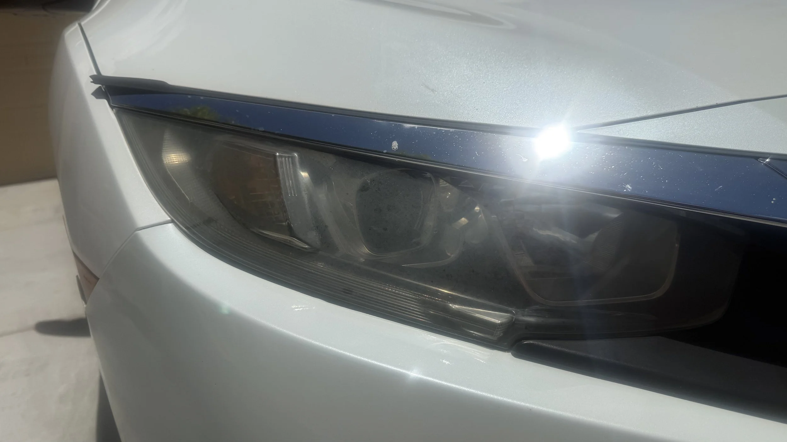 Headlight restoration Las Vegas. Headlight Renewal Las Vegas. Yellow Headlights Las vegas