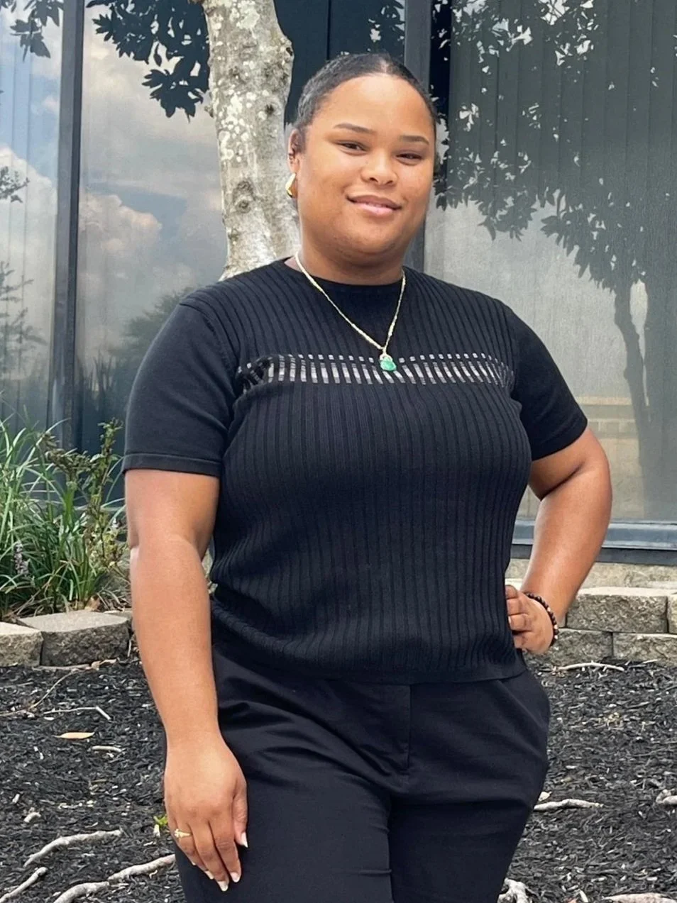 Nancy Riascos, LPC-A, terapeuta en español en Houston, Texas. Profesional de salud mental afrolatina ofreciendo apoyo terapéutico con un enfoque humano y culturalmente consciente.