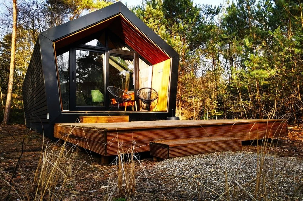 Outdoors Holten Diamond Suite in the woods