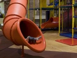 Indoor Speelparadijs De Leeuwenborg 02.jpg