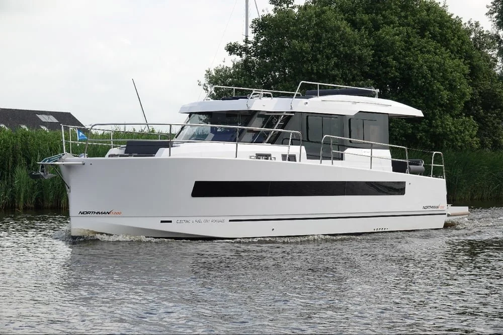 Natural Yachts 03.jpg