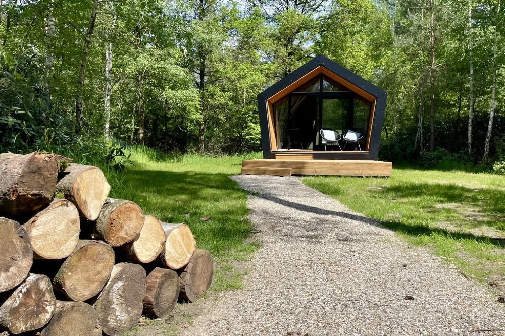 Outdoors Holten Diamond Suite in the woods 04.jpg
