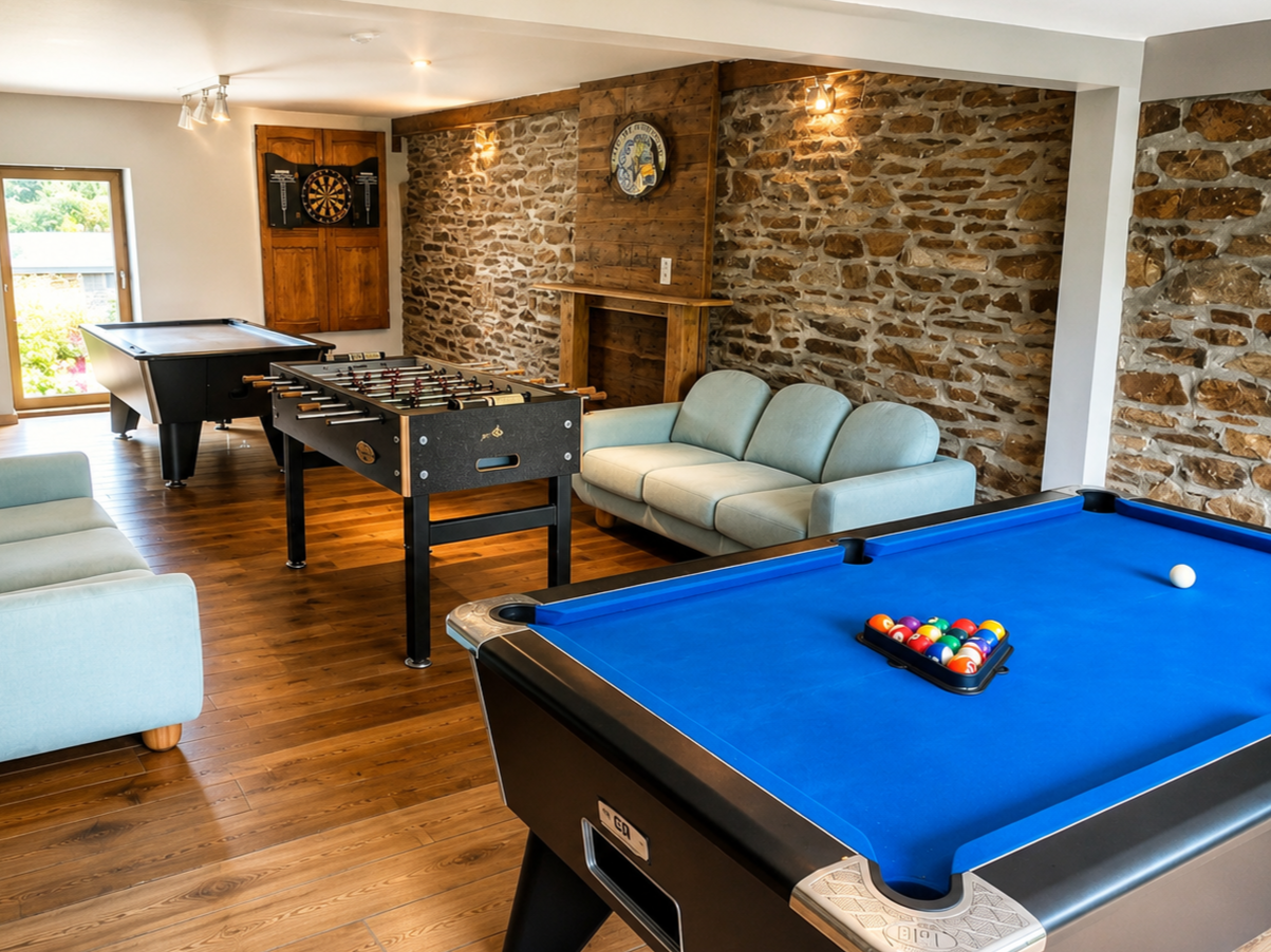 La Villa Hérisson est particulièrement adaptée aux familles grâce à sa piscine intérieure, sa salle de jeux, ses nombreux jeux de société