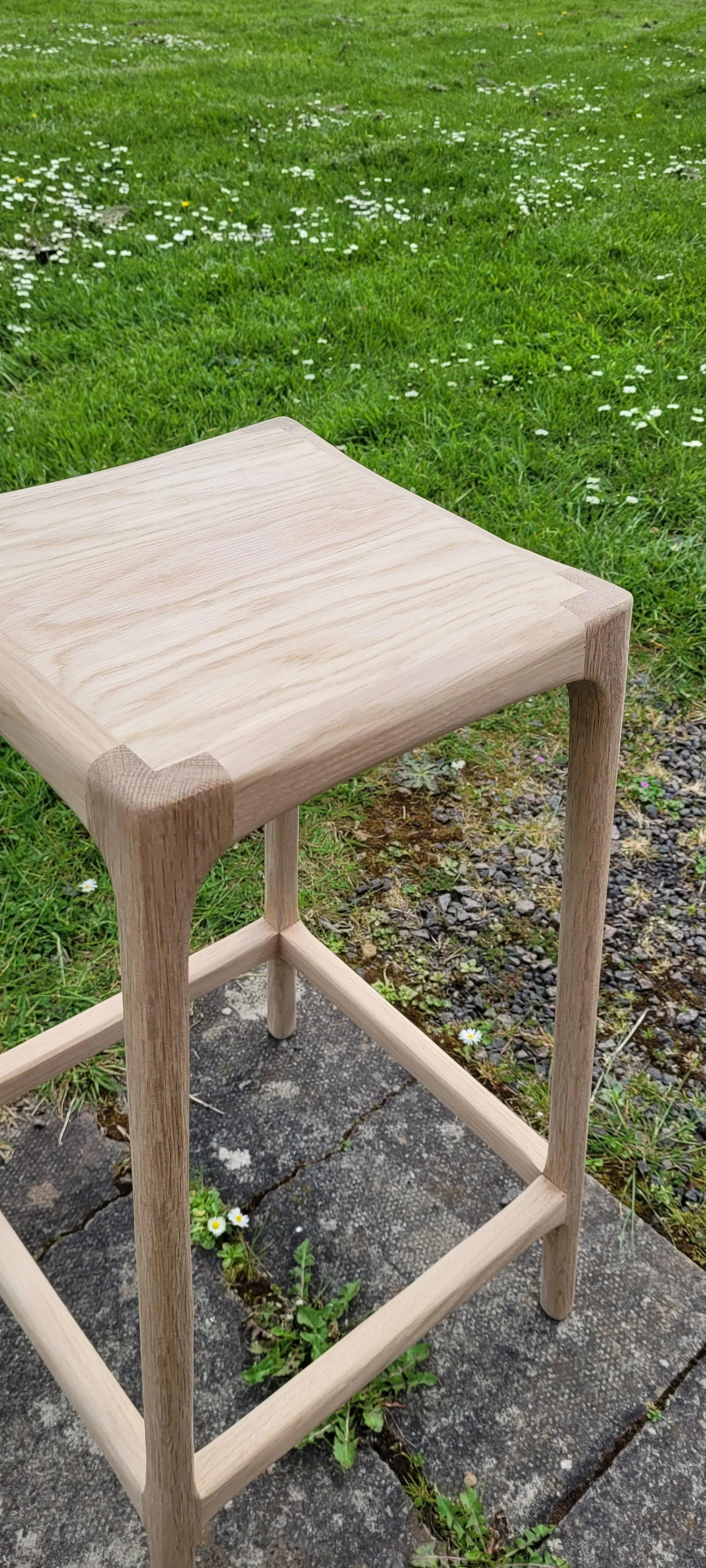 Dali Barstool - rounded edges 2