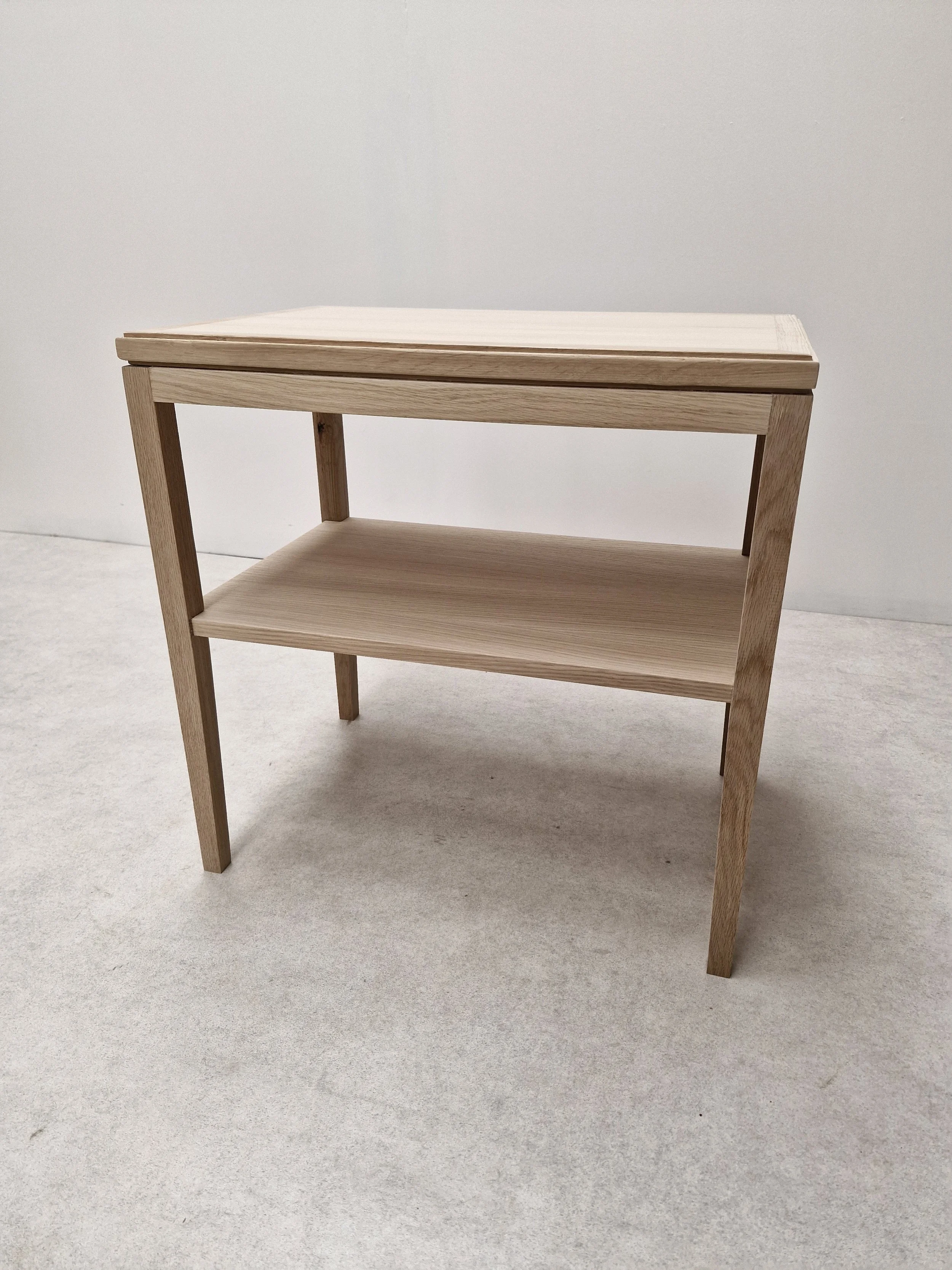 Elegant Sidetable 1