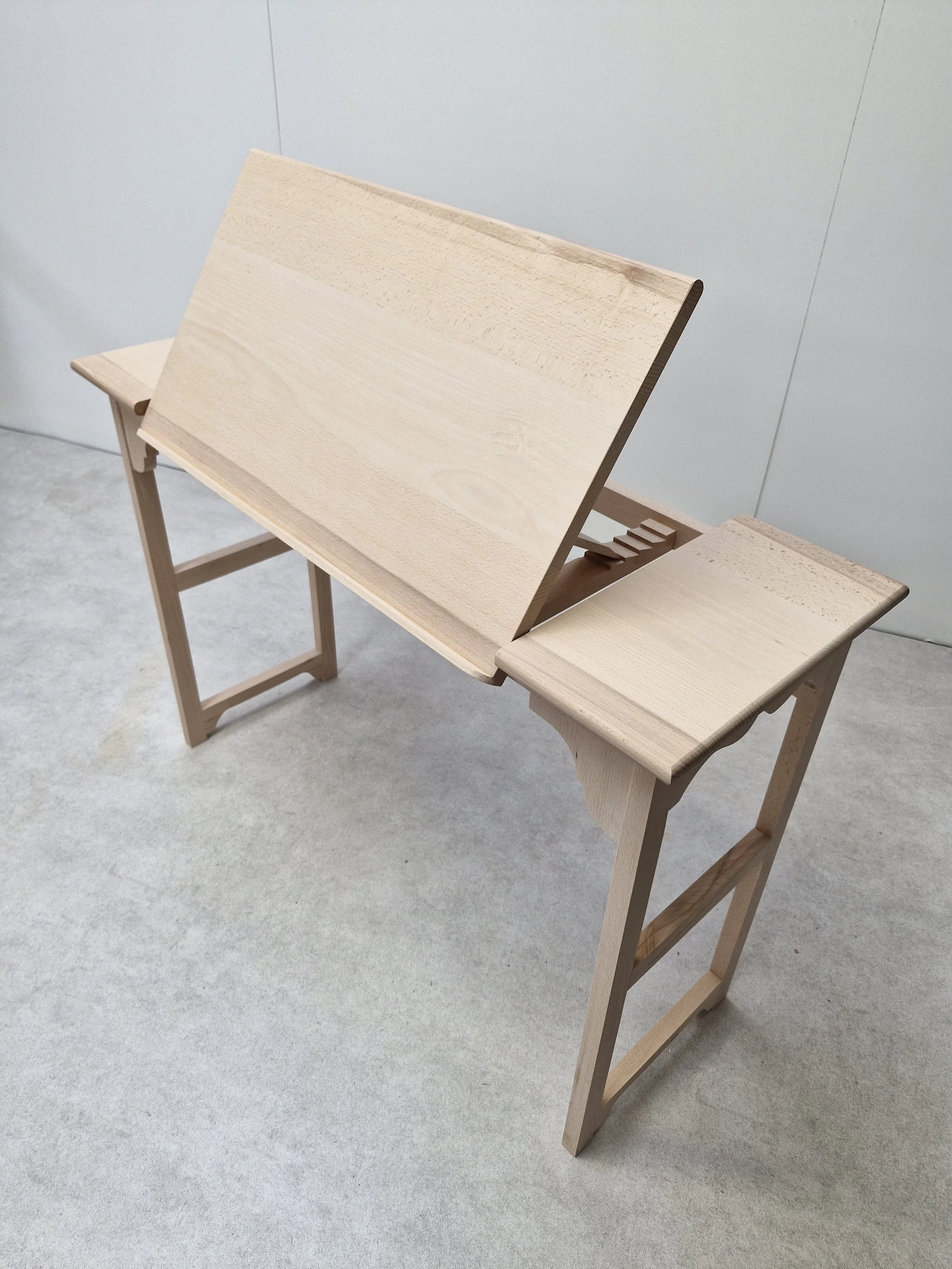 Reading Desk 2