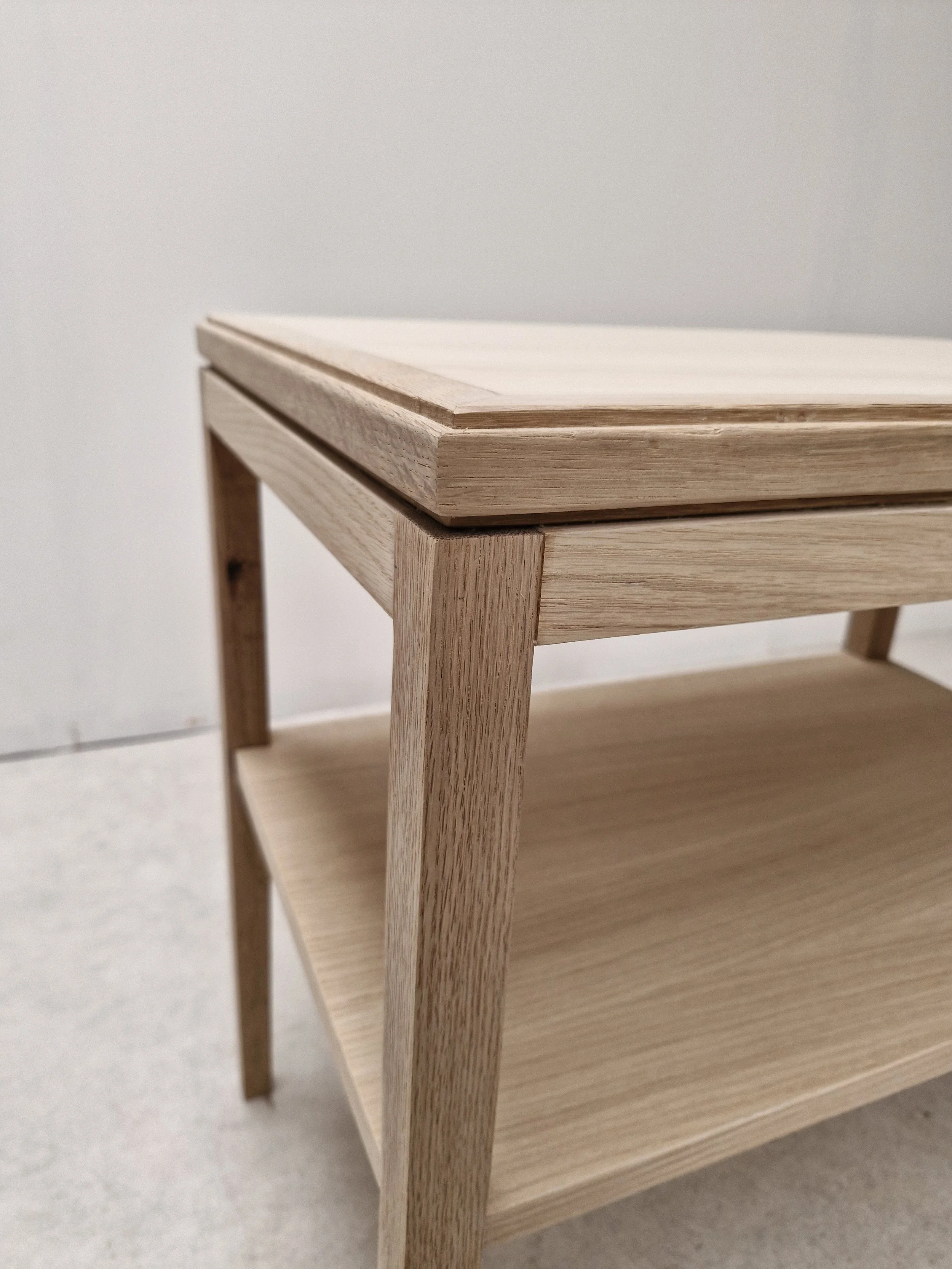 Elegant Sidetable 2