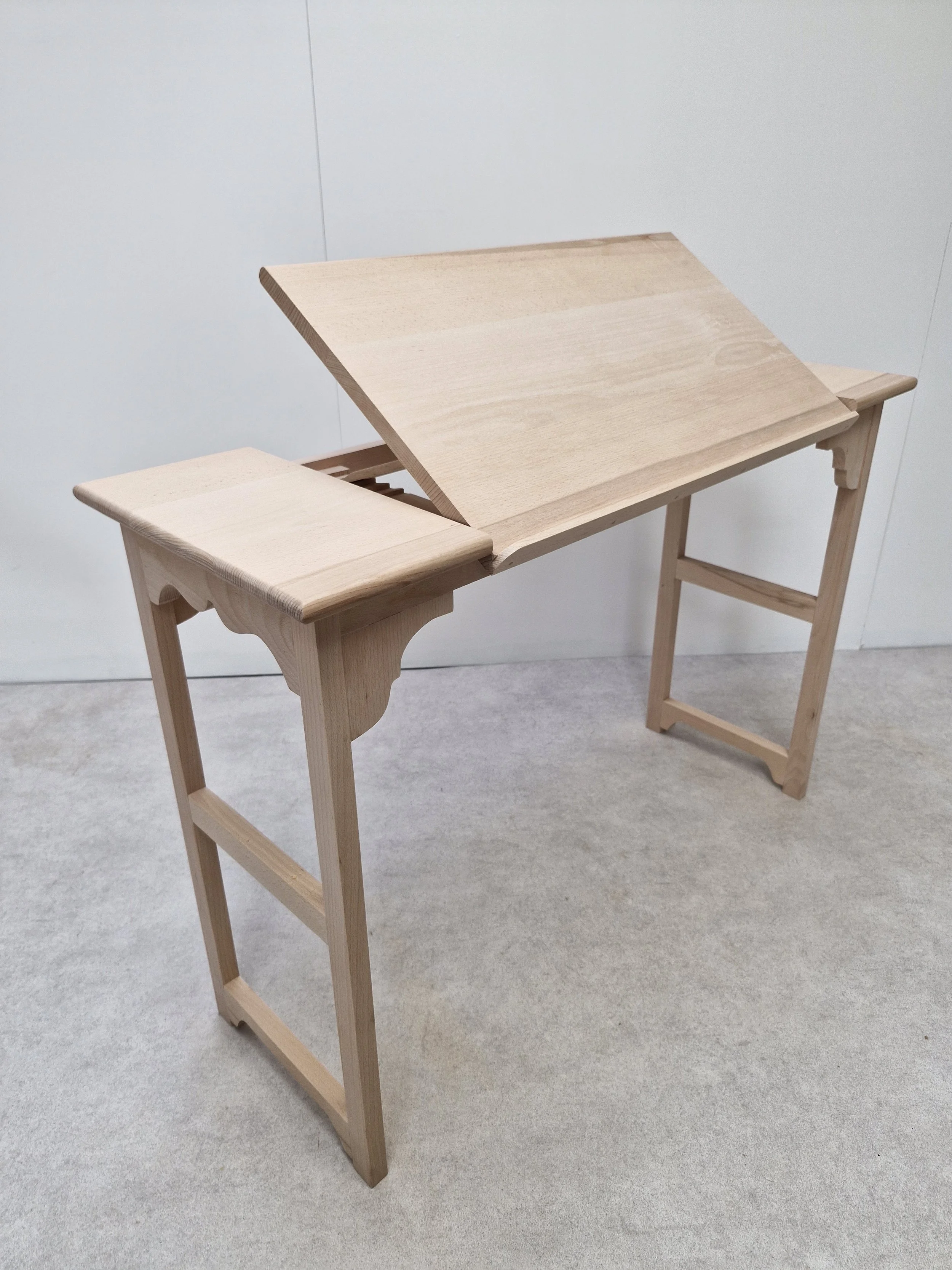 Reading Desk 3