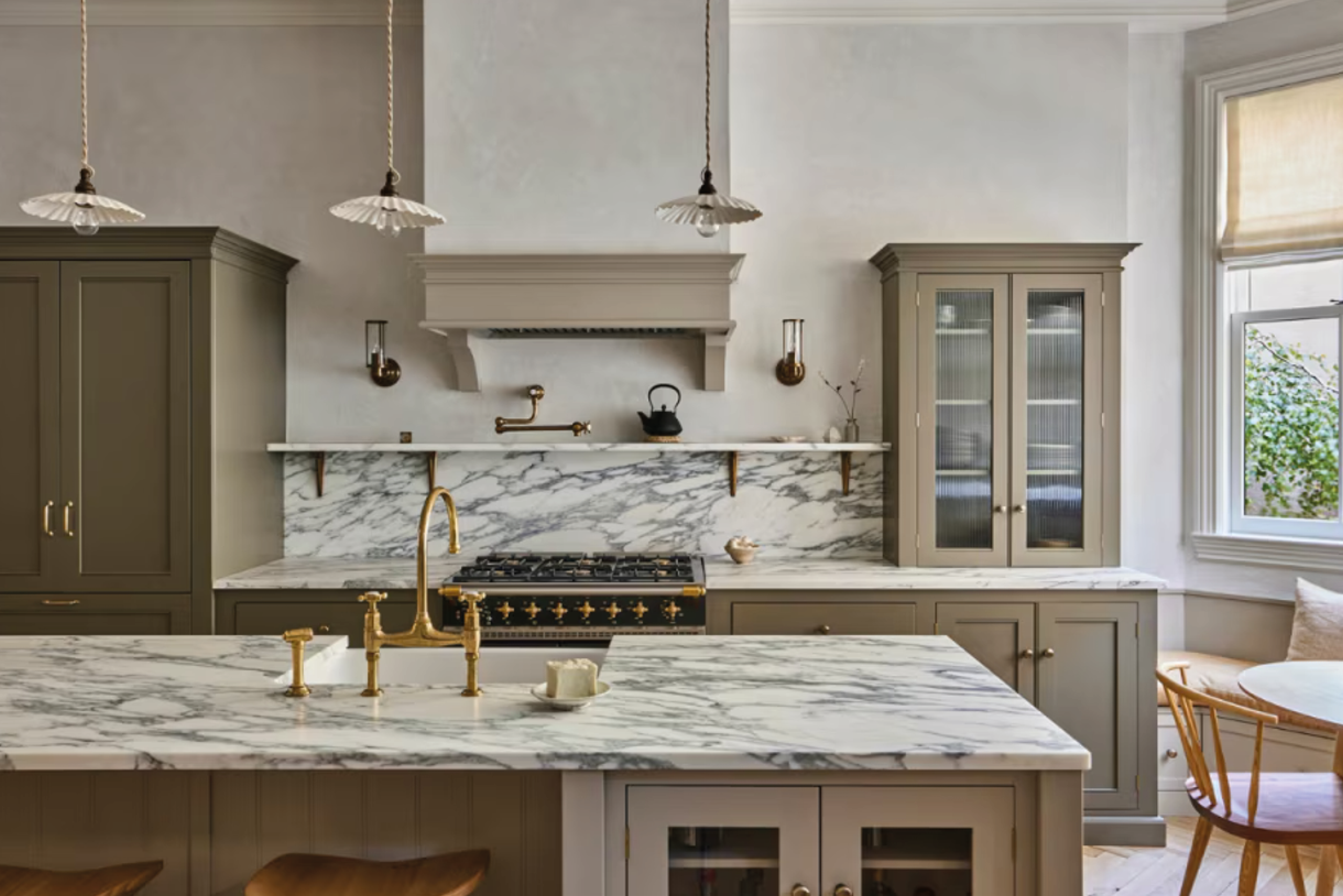 Kitchen & Dining