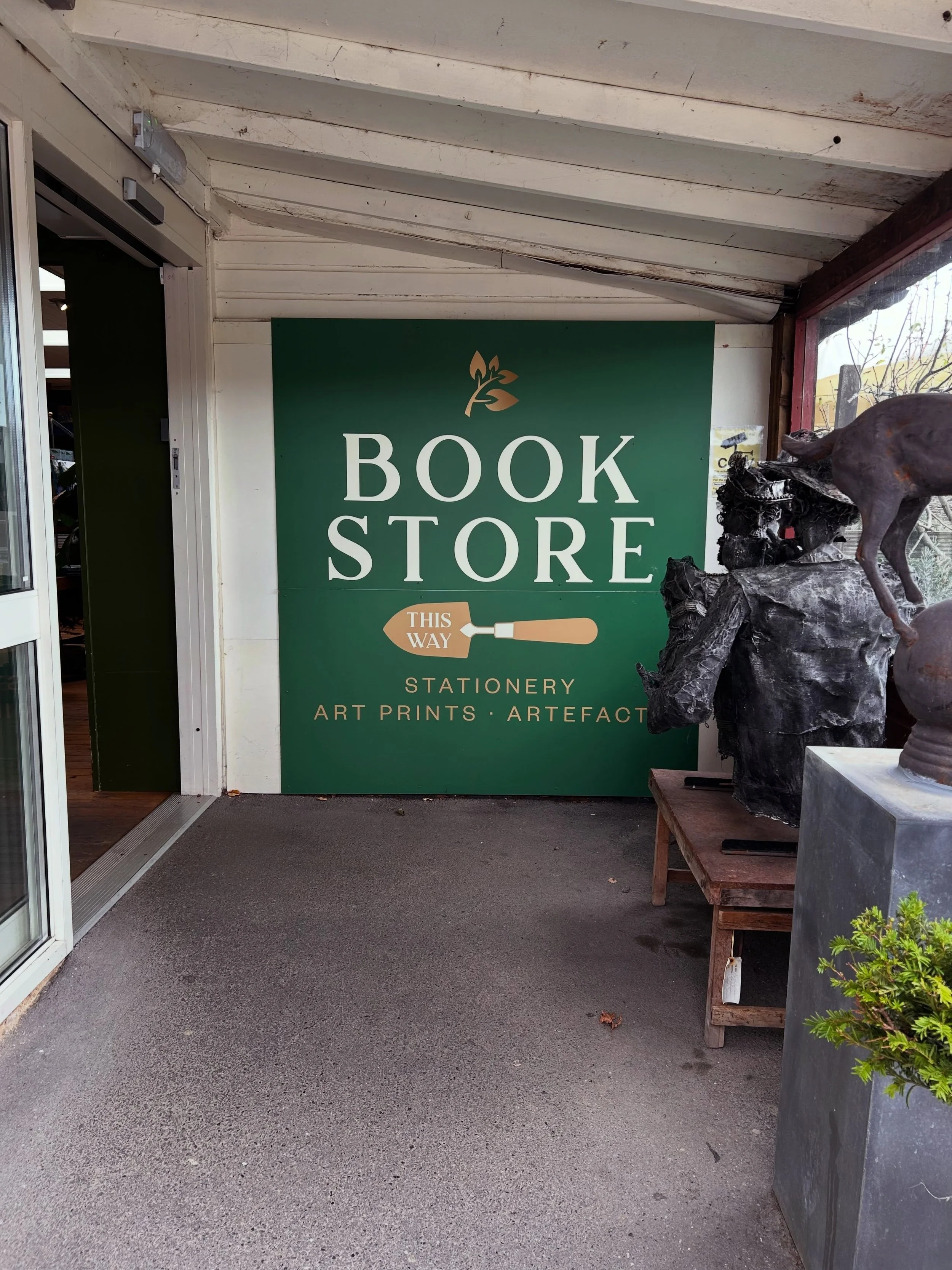 The attention to detail and styling efforts are clear to see and we&rsquo;re here to appreciate it ✨

At @burfordgarden bookstore. 

#Burford #Oxfordshire #BurfordGardenCentre #CotswoldsLife #BookshopsOfInstagram