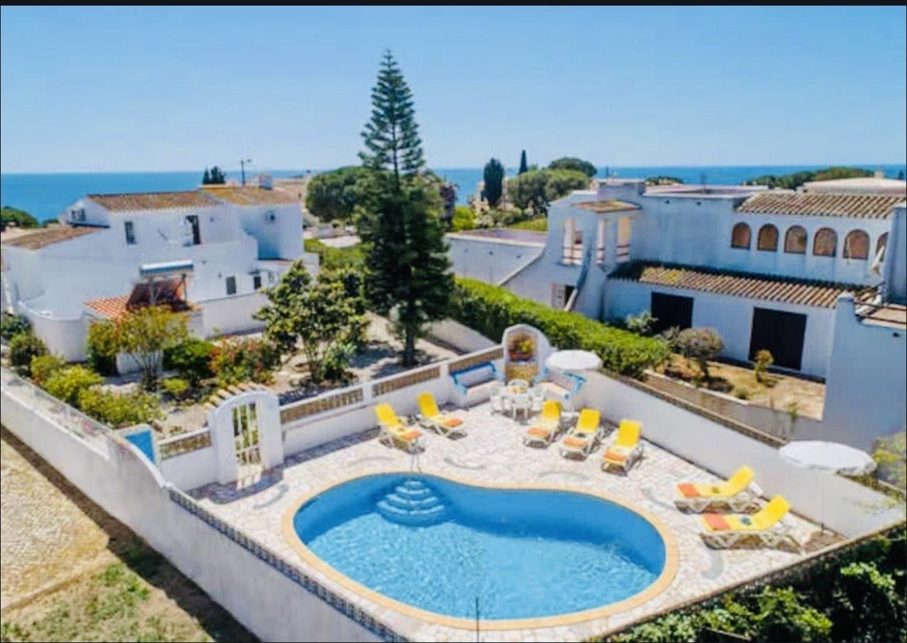 Villa_Carvoeiro_50m_from_the_Sea_01.jpg