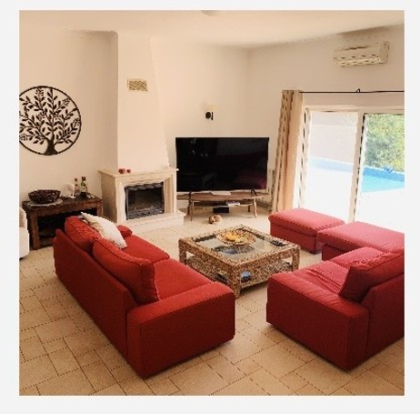 Detached Three Bedroom Villa with Infinity Swimming Pool on Golf Course