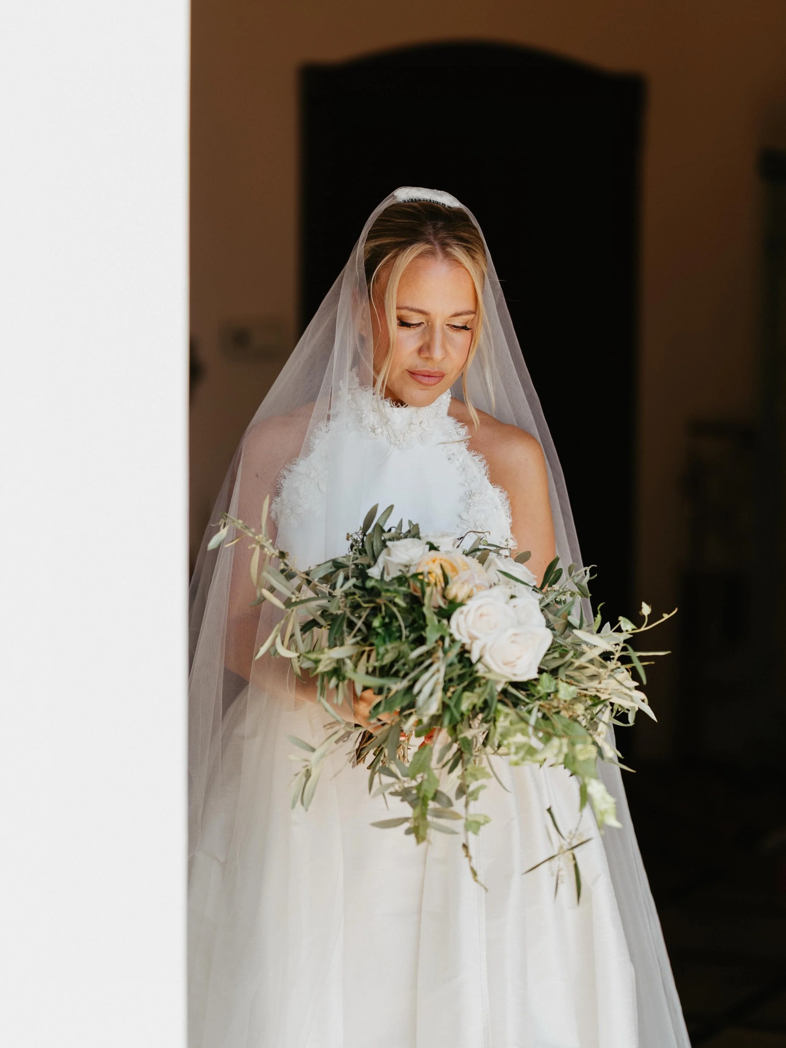 Full of love and gratitude 👰🏼

This time last week my circle were calmly creating the most magical moments. I was lucky enough to have my Hair, Make Up and Flowers created by three special friendships in my life. 

Hair: @sassyshairandco 
We have b