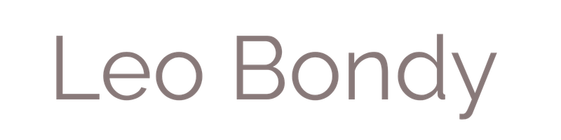 Der Name Leo Bony in stilisierter Schriftart auf schwarzem Hintergrund.