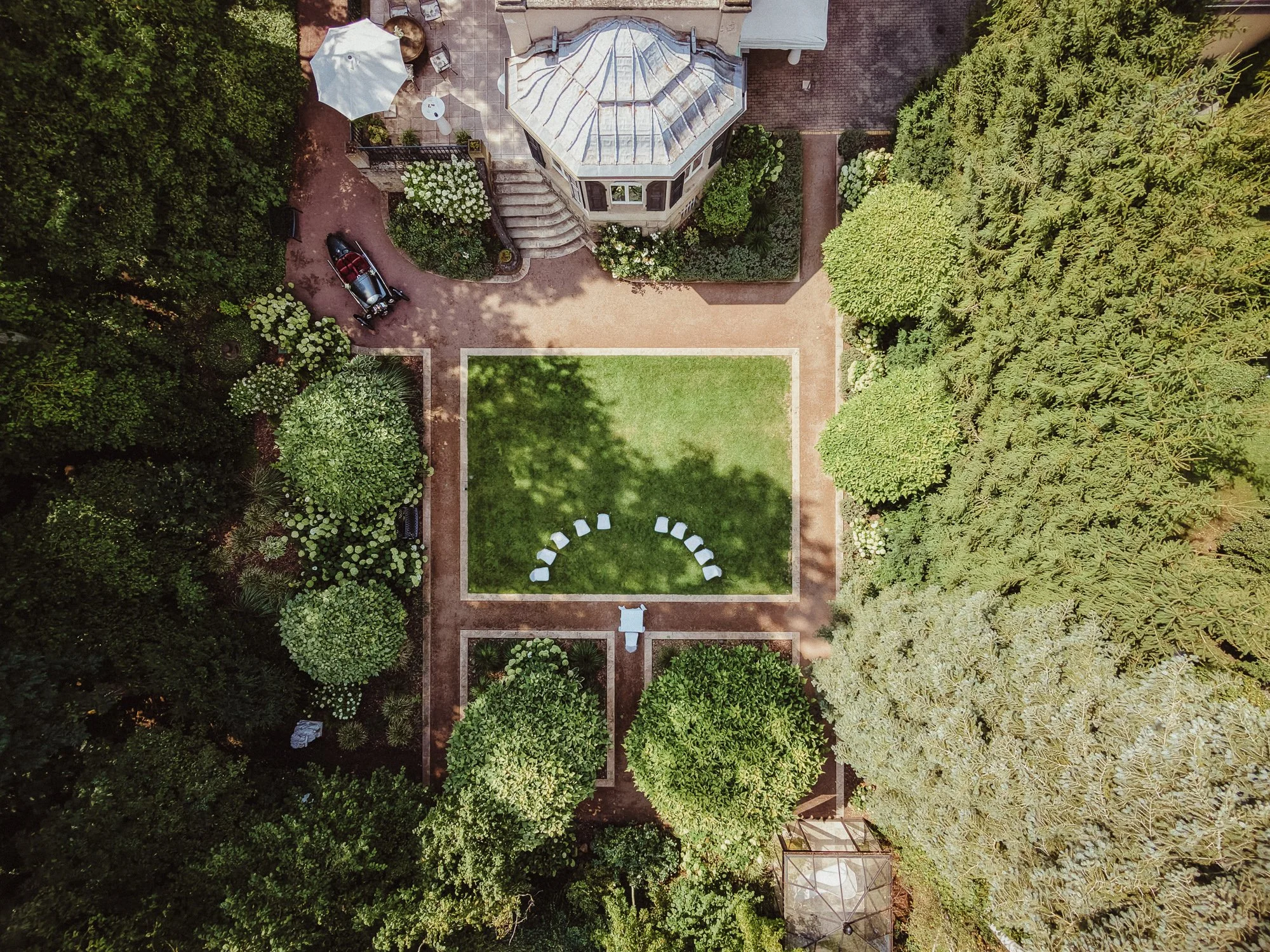 Hochzeitslocation mit Drohne von oben