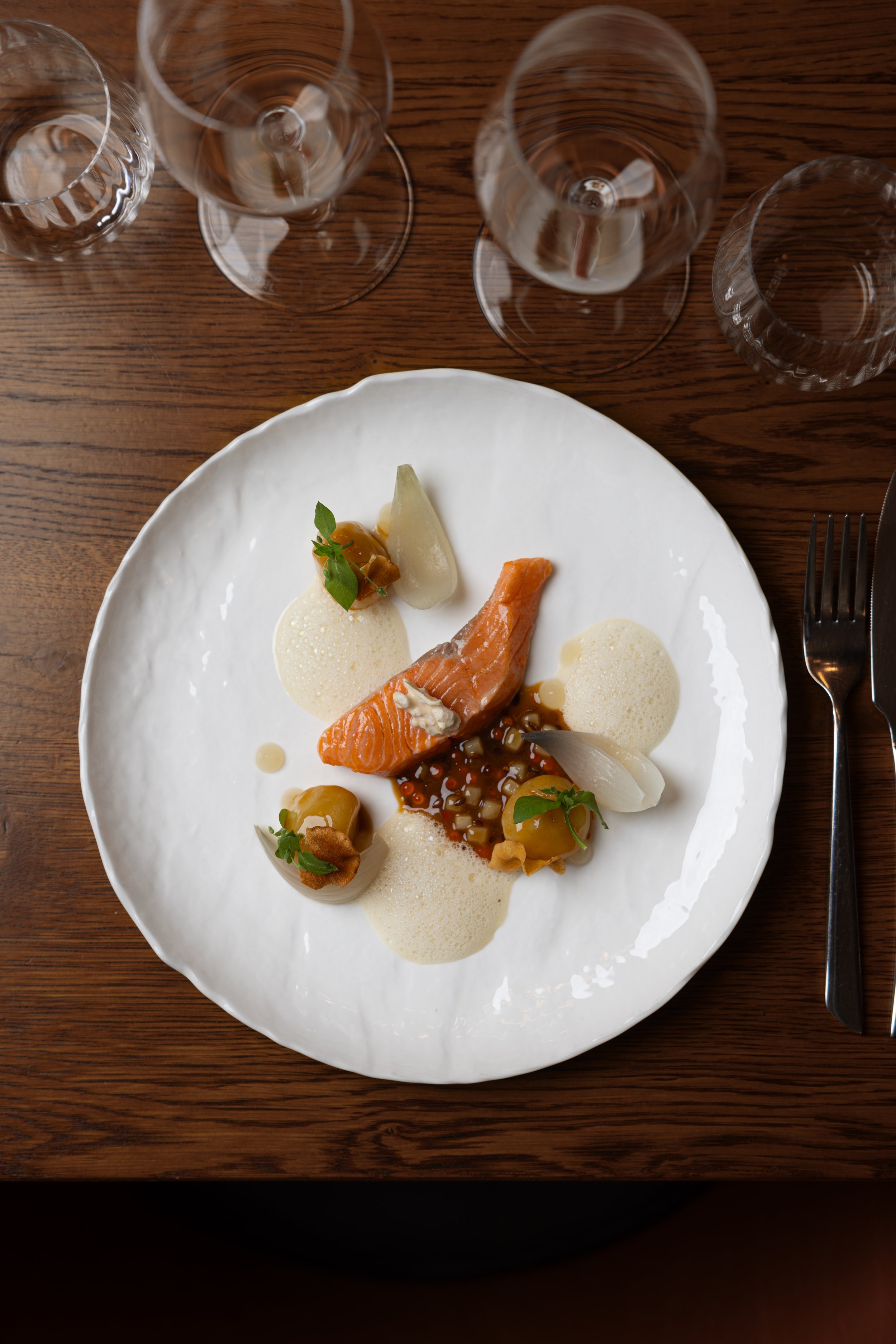 Déjeuner et dîner à l'Auberge de Marigna, une cuisine gastronomique accessible dans le Jura