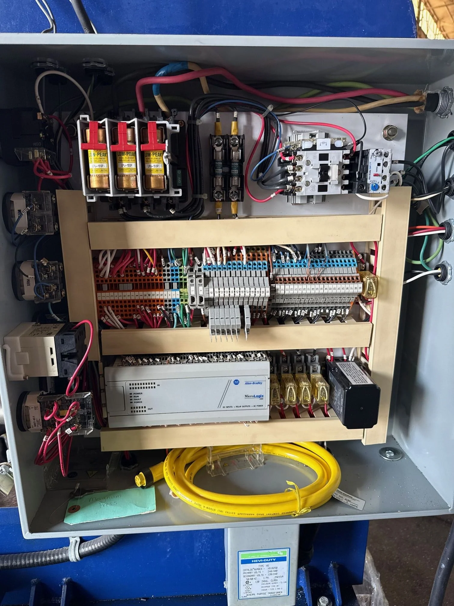 magnum 6 ton panel.jpg