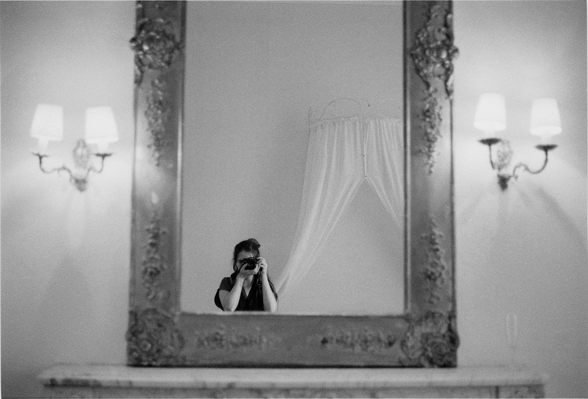 Autoportrait Julie sur pellicule argentique