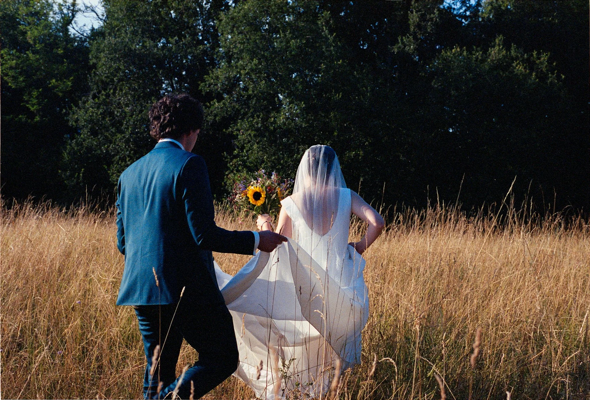 Photo de couple golden hour