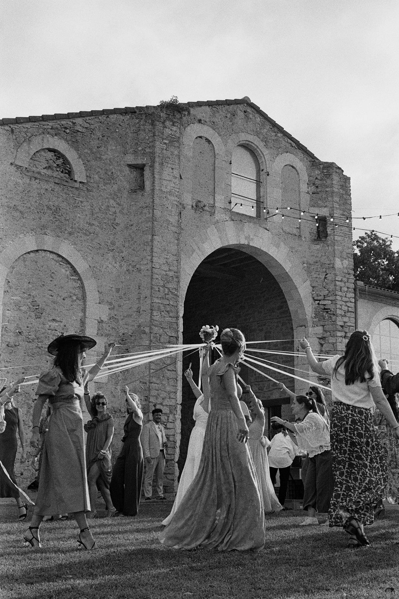 Photographie argentique noir et blanc occitanie - Julie & Sasha