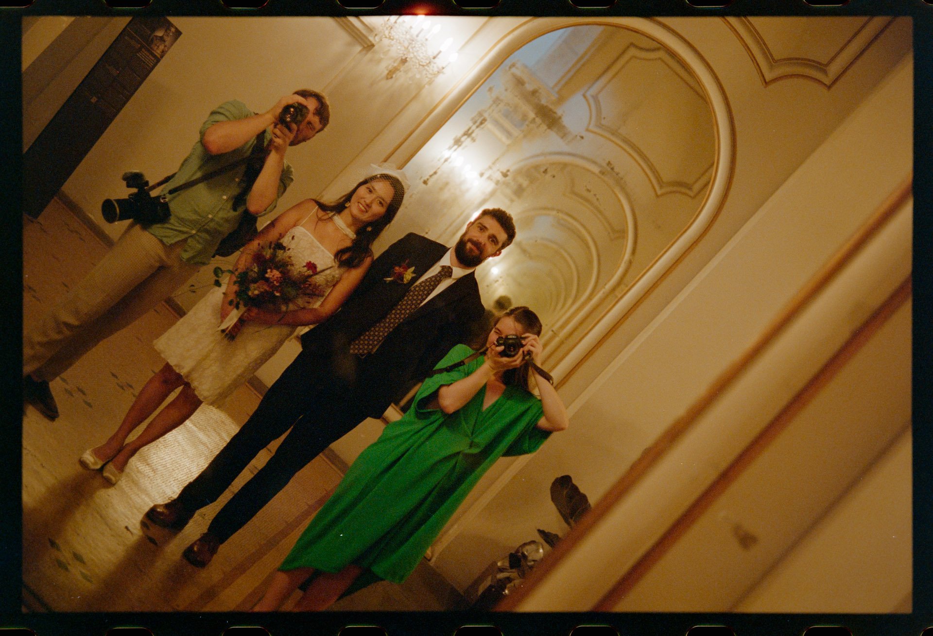 Julie, Sasha et les mariés au capitole 