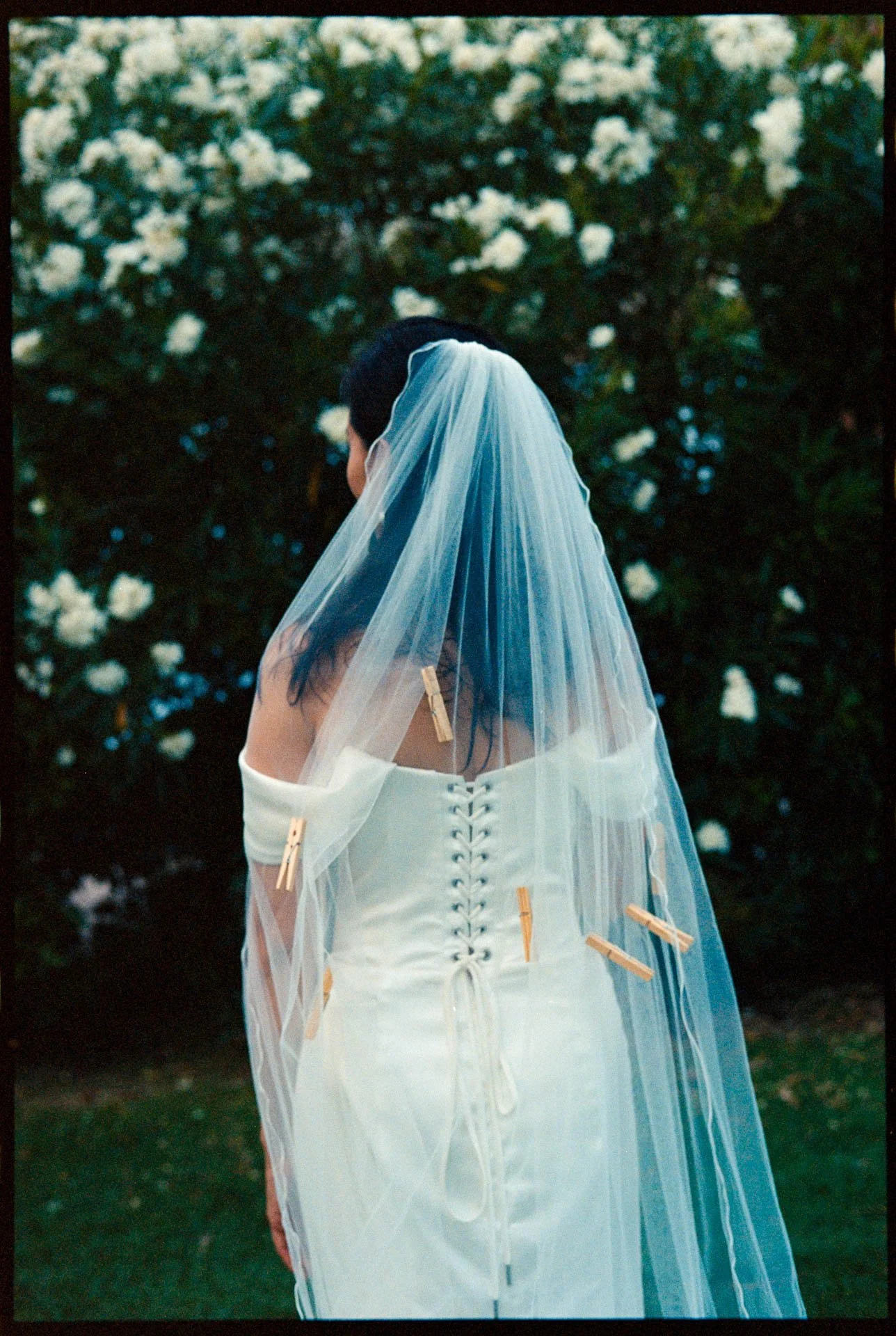 Mariage dans le sud de la France, au Château des Varennes : reportage photo argentique