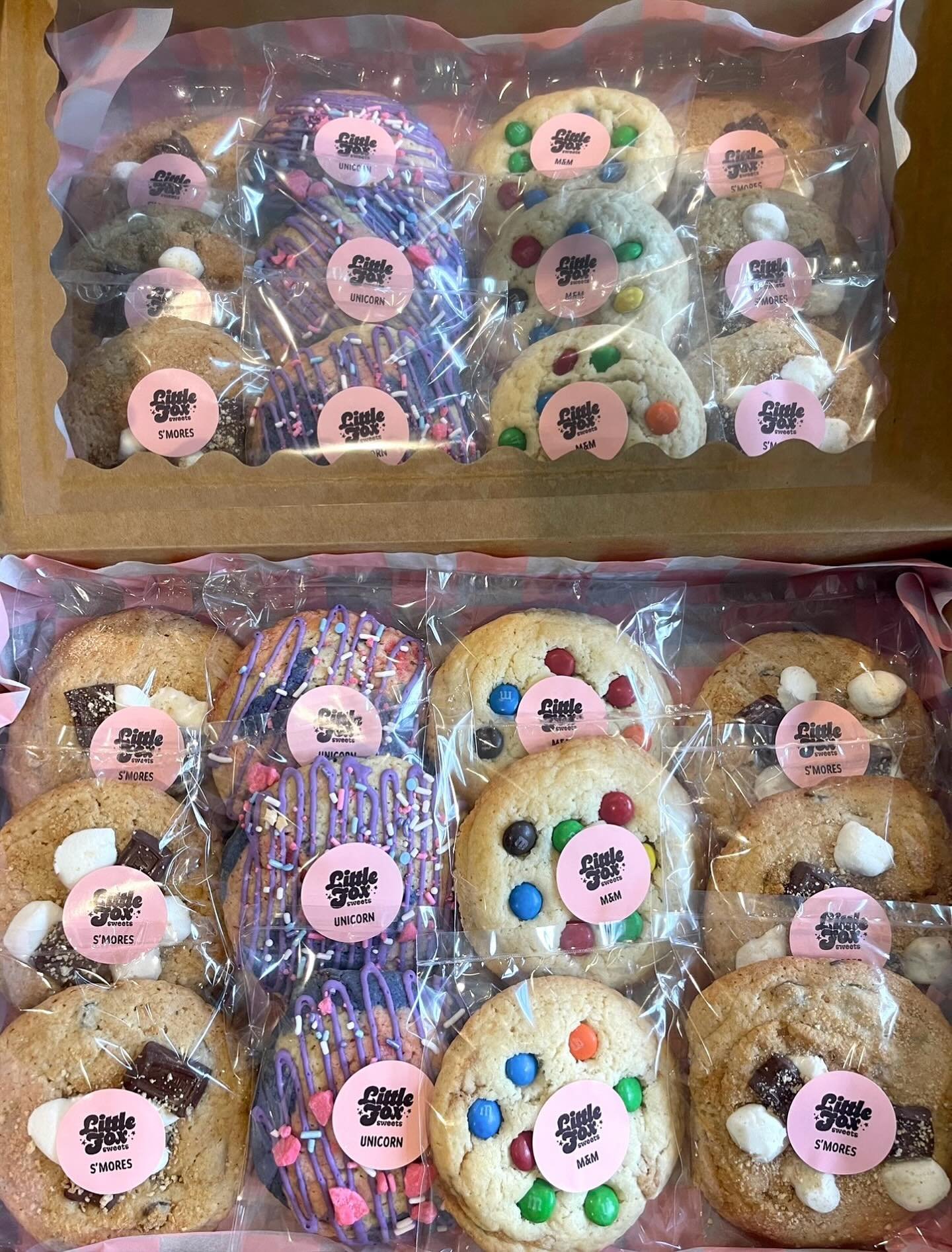 Cute little order all packed up and ready for pick up. You too could bring cookies to work and be everyone&rsquo;s Monday morning hero! 🦸&zwj;♂️ 🍪