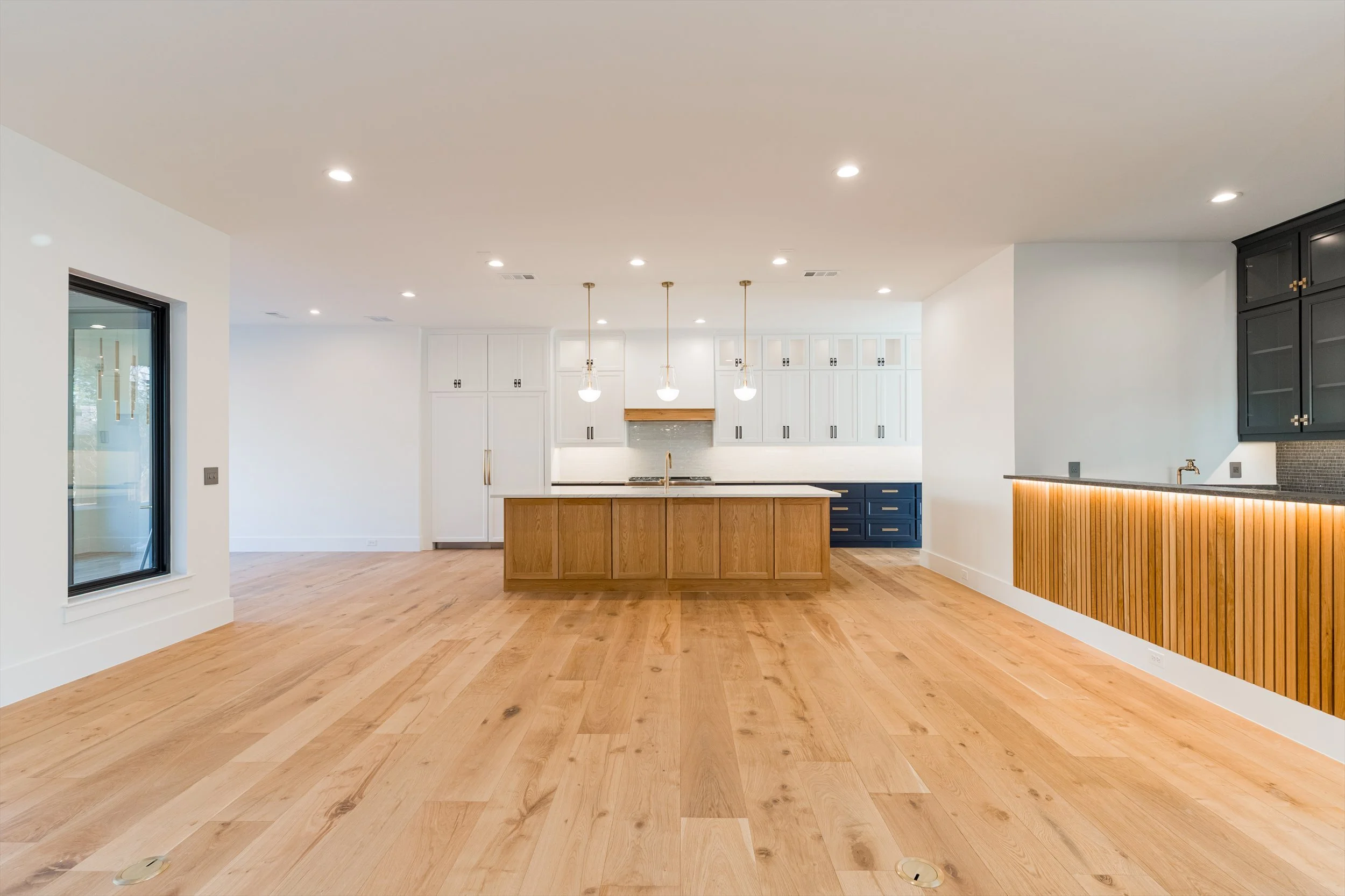 Open concept kitchen and living area at 13510 Crestmoor Dr.