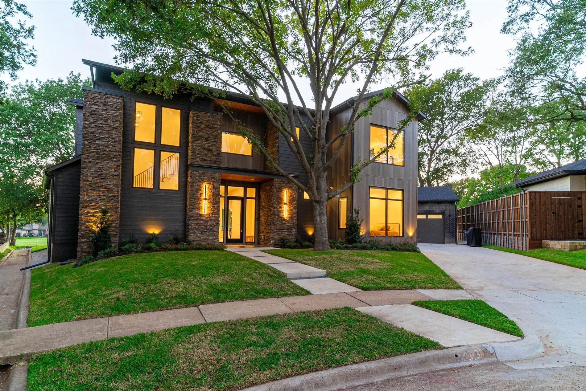 14303 Juniper Cove
