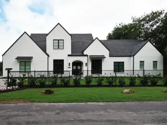 Front exterior of 4232 N Cresthaven Rd custom home in Dallas, Texas