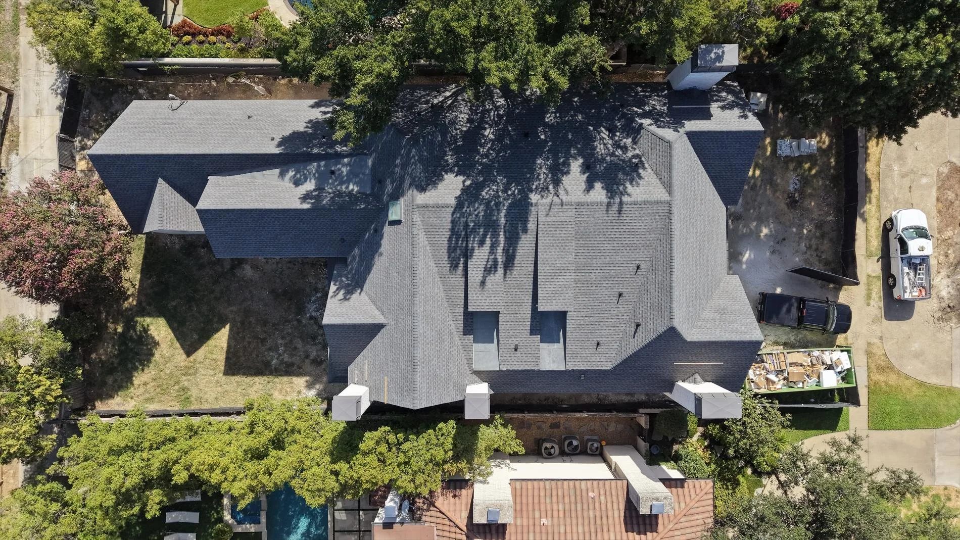 Overhead view of the roof and homesite at 4004 Bryn Mawr Dr in Dallas, Texas.