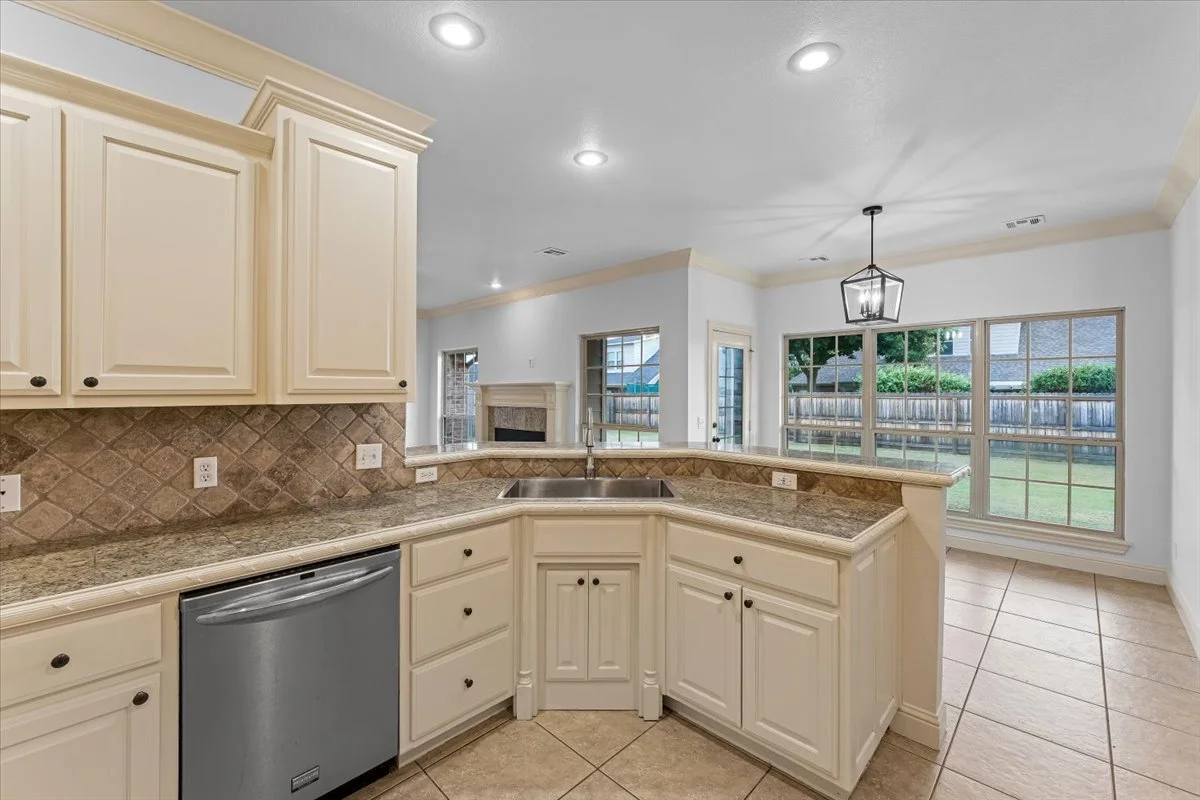 20-DP - 4334 E Oakmont Dr - 20.jpg