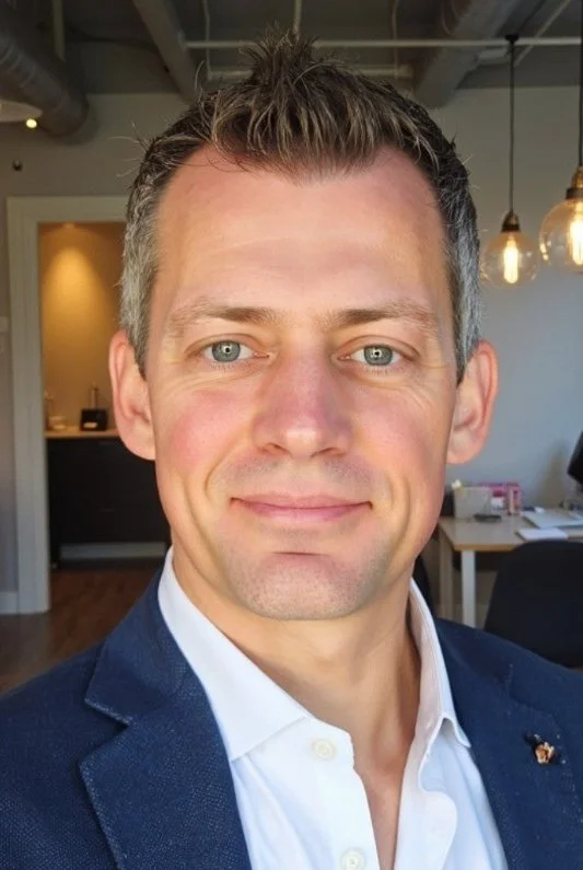 Chris Steele, Veritasco UK