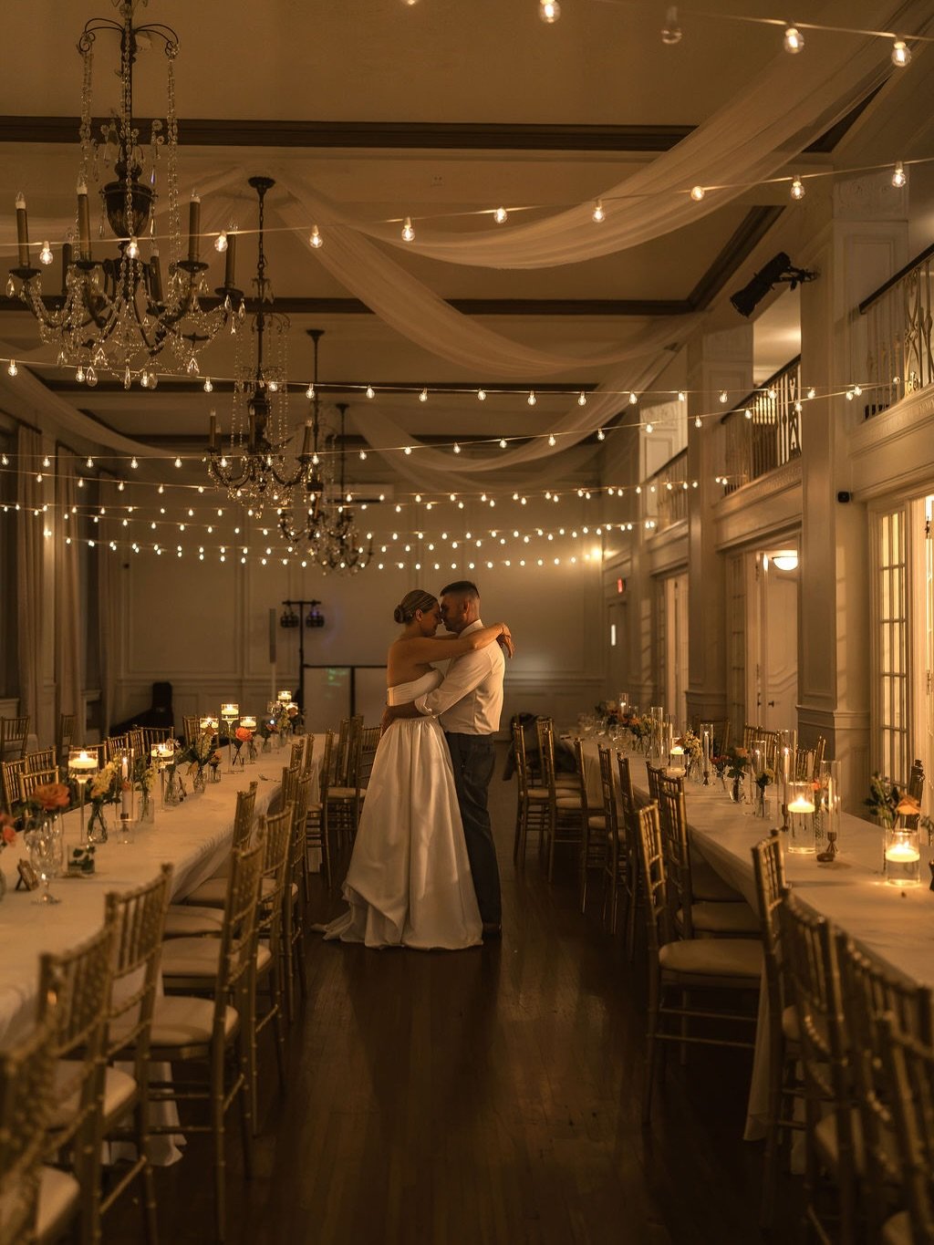 Trust us, do the private last dance 🥹

Photographer: @brianarittenhousephotos 
Florist: @cutatanangle 
Caterer: @thesmokepit 
DJ: @splitsecondsound 
Hair: @restoredbeauty_byamanda 
Makeup: @muacourtnayxo
